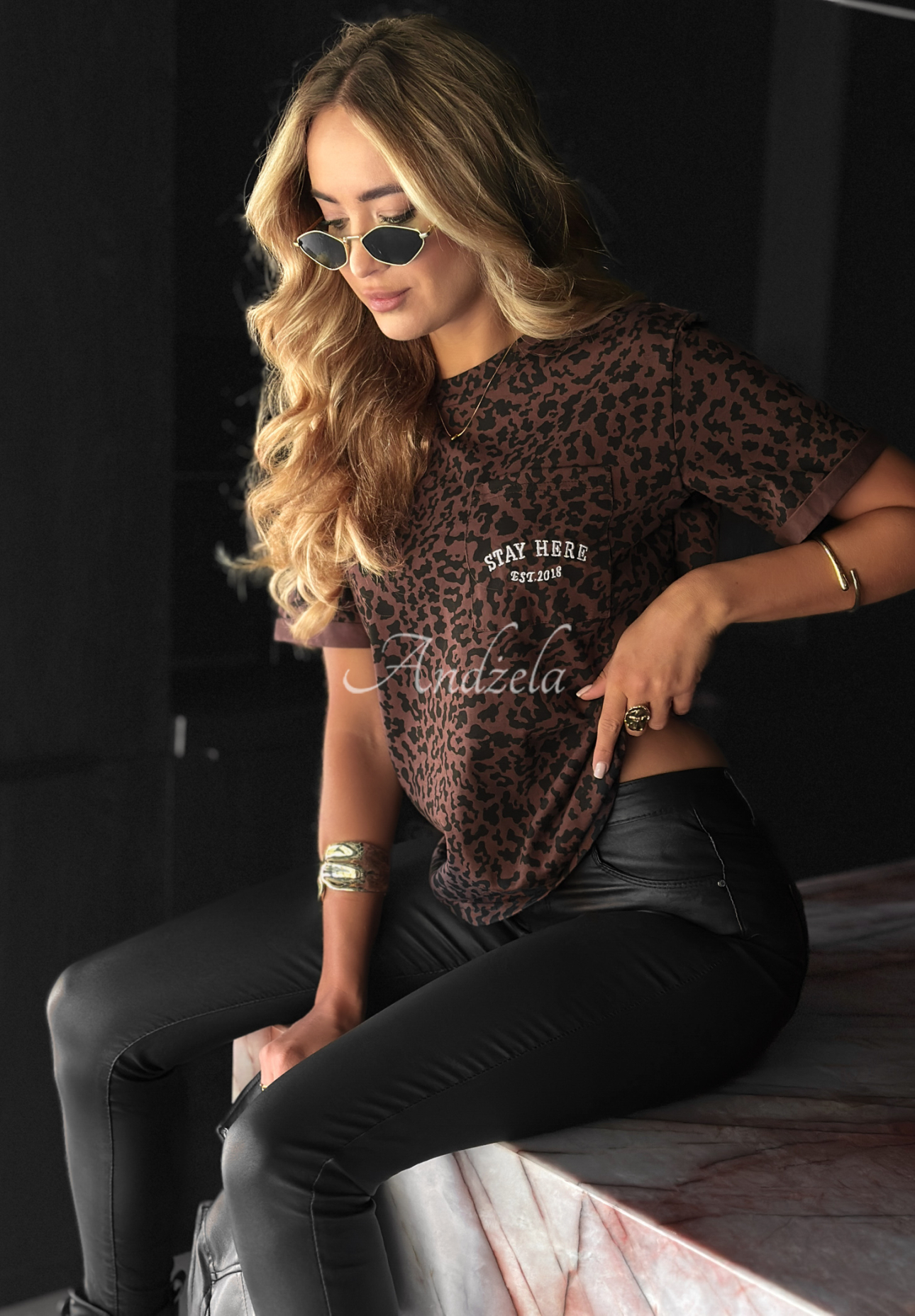 Tricou cu imprimeu leopard Stay Here