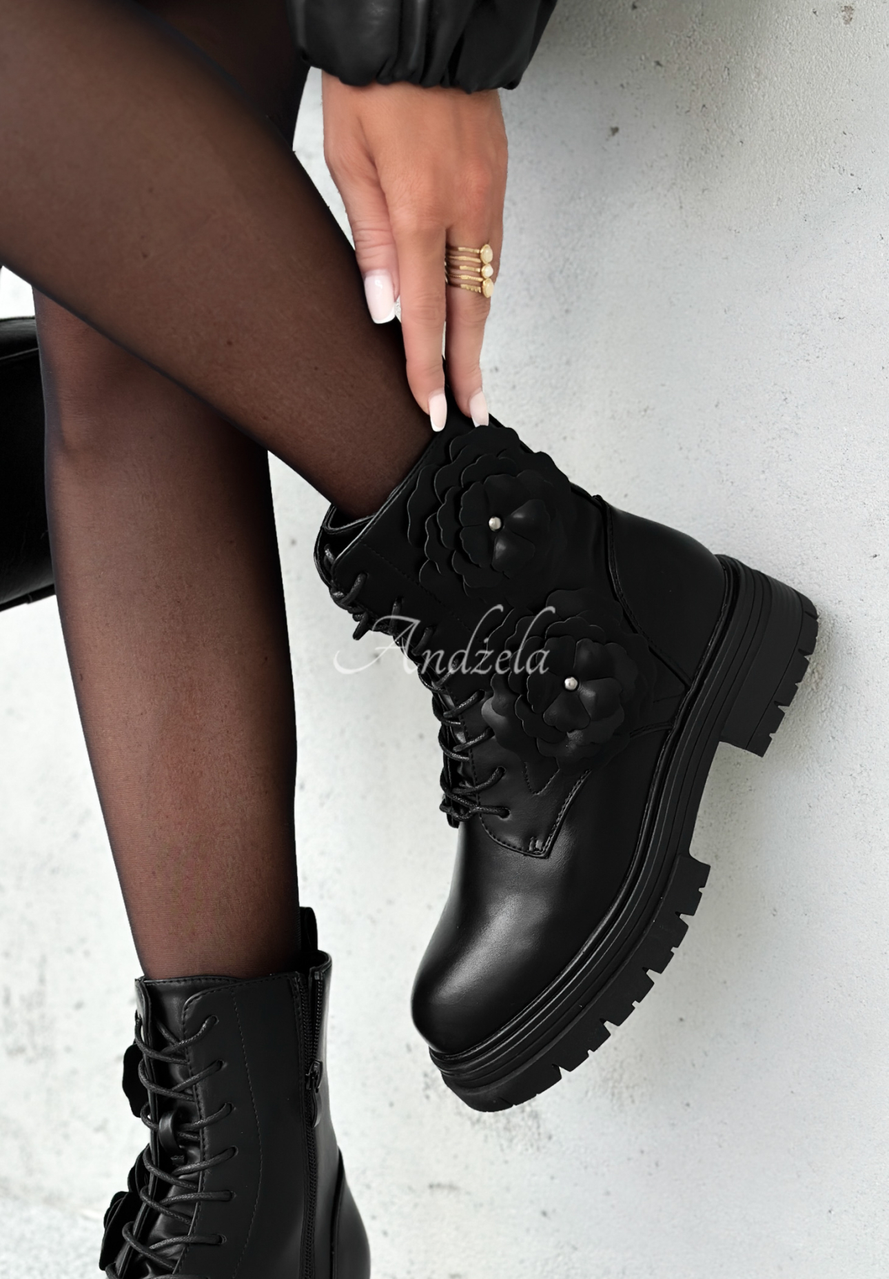 Botine din piele cu flori Whispering Pines