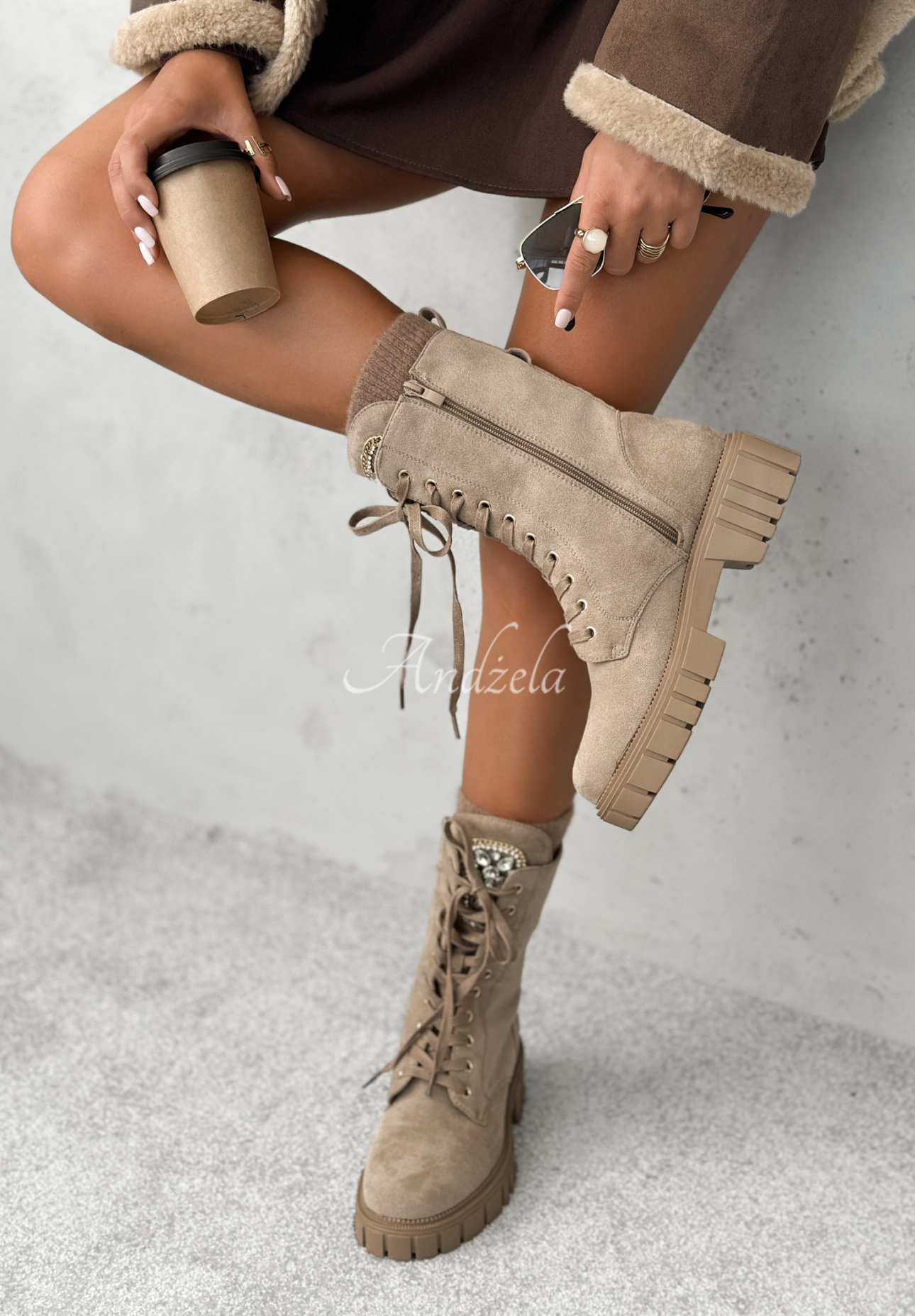 Botine din piele întoarsă cu șireturi și cristale Miles Of Style