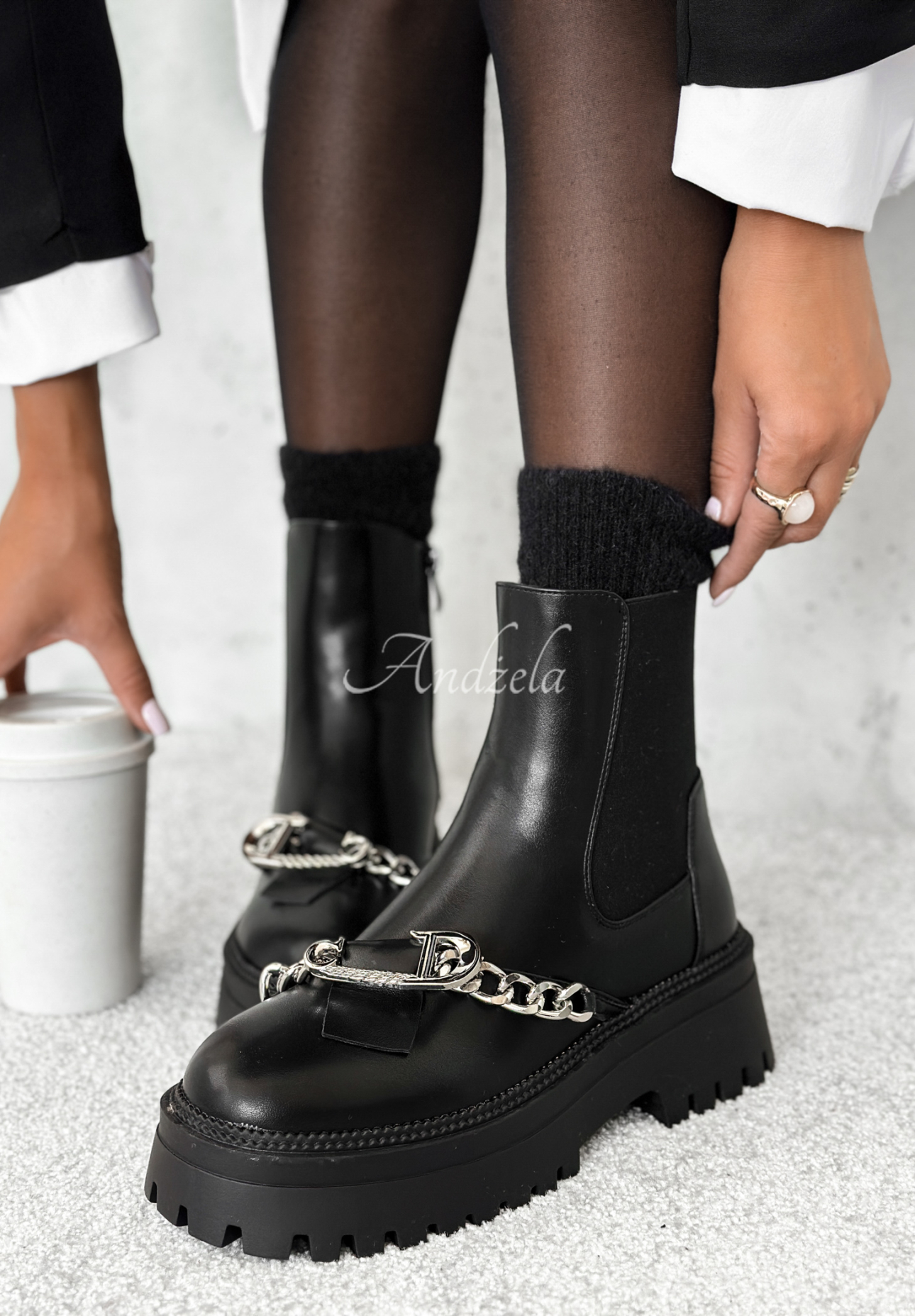 Botine din piele cu lănțișor Colder Nights