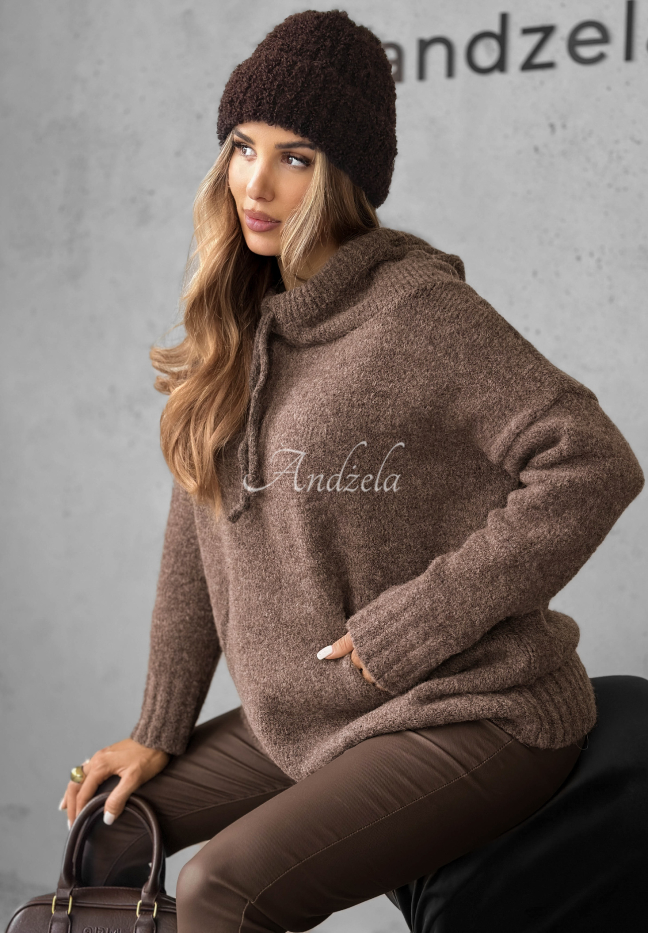 Pulover oversize cu glugă Carra