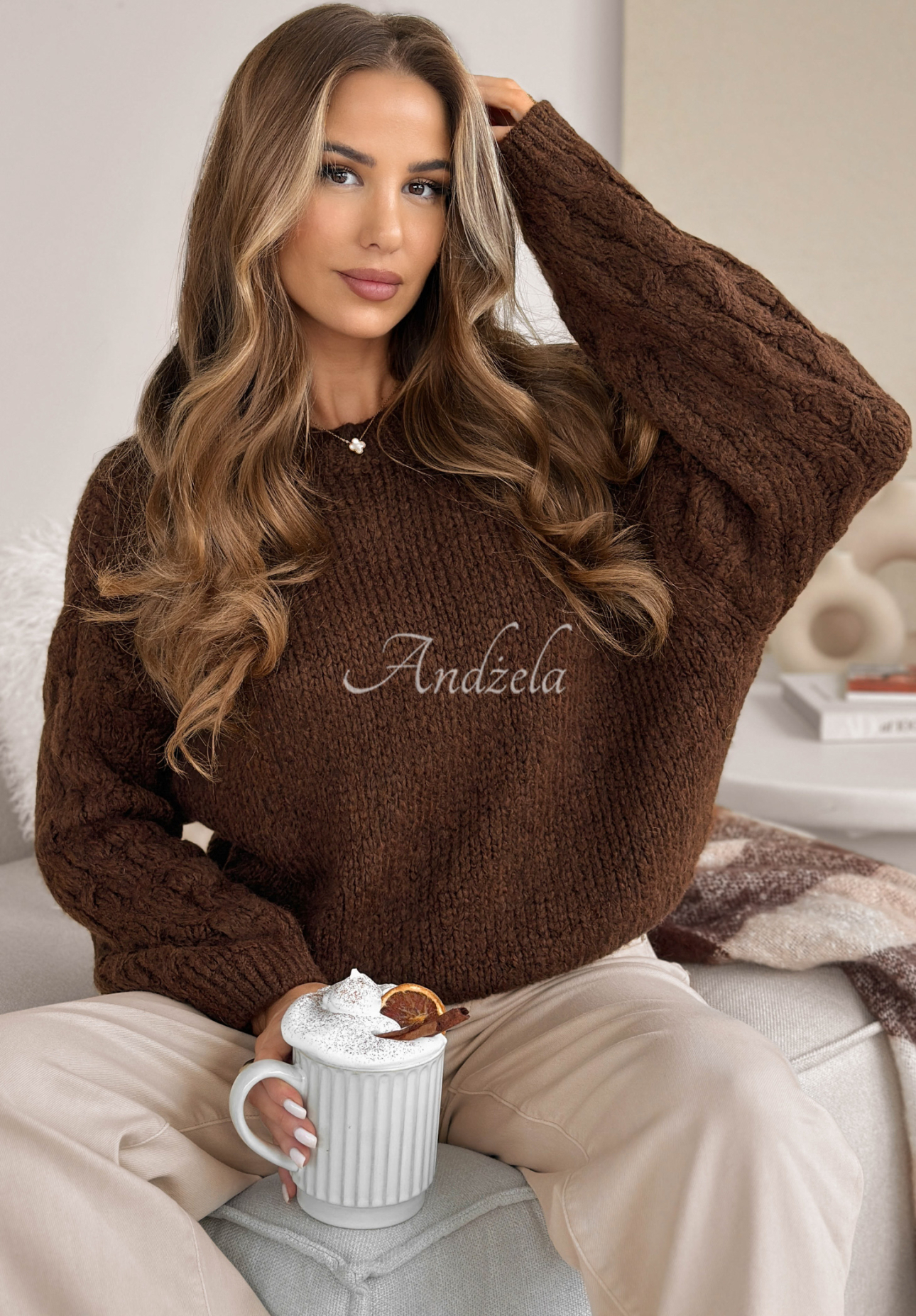 Pulover cu mâneci împletite și lână Braided Twirls