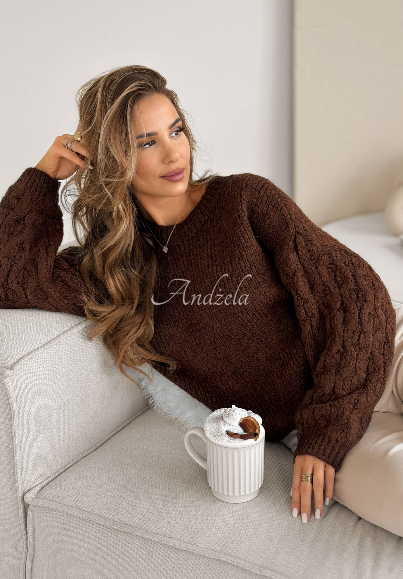 Pulover cu mâneci împletite și lână Braided Twirls