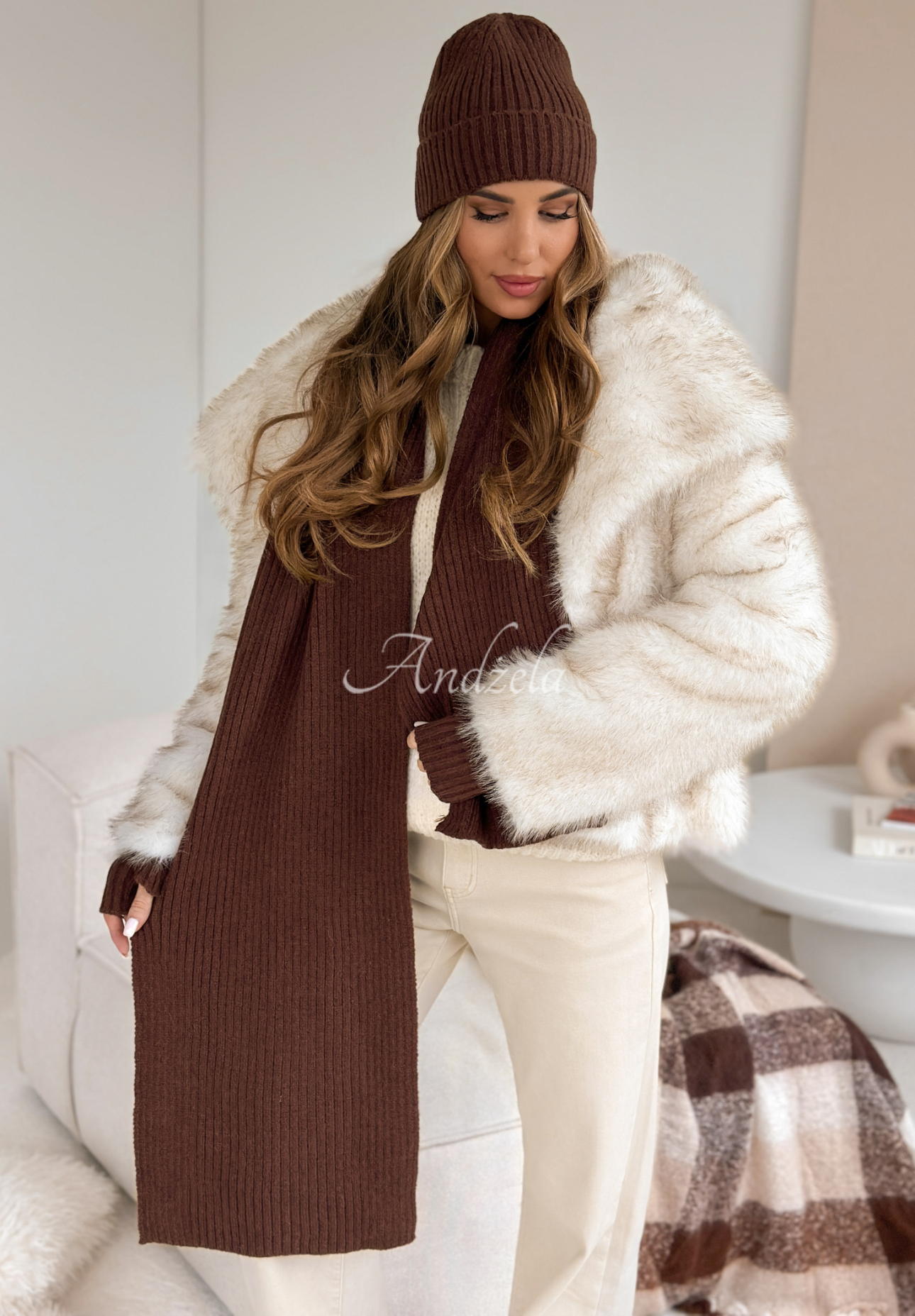 Set 3in1 format din căciulă, fular și mănuși Winter Threads