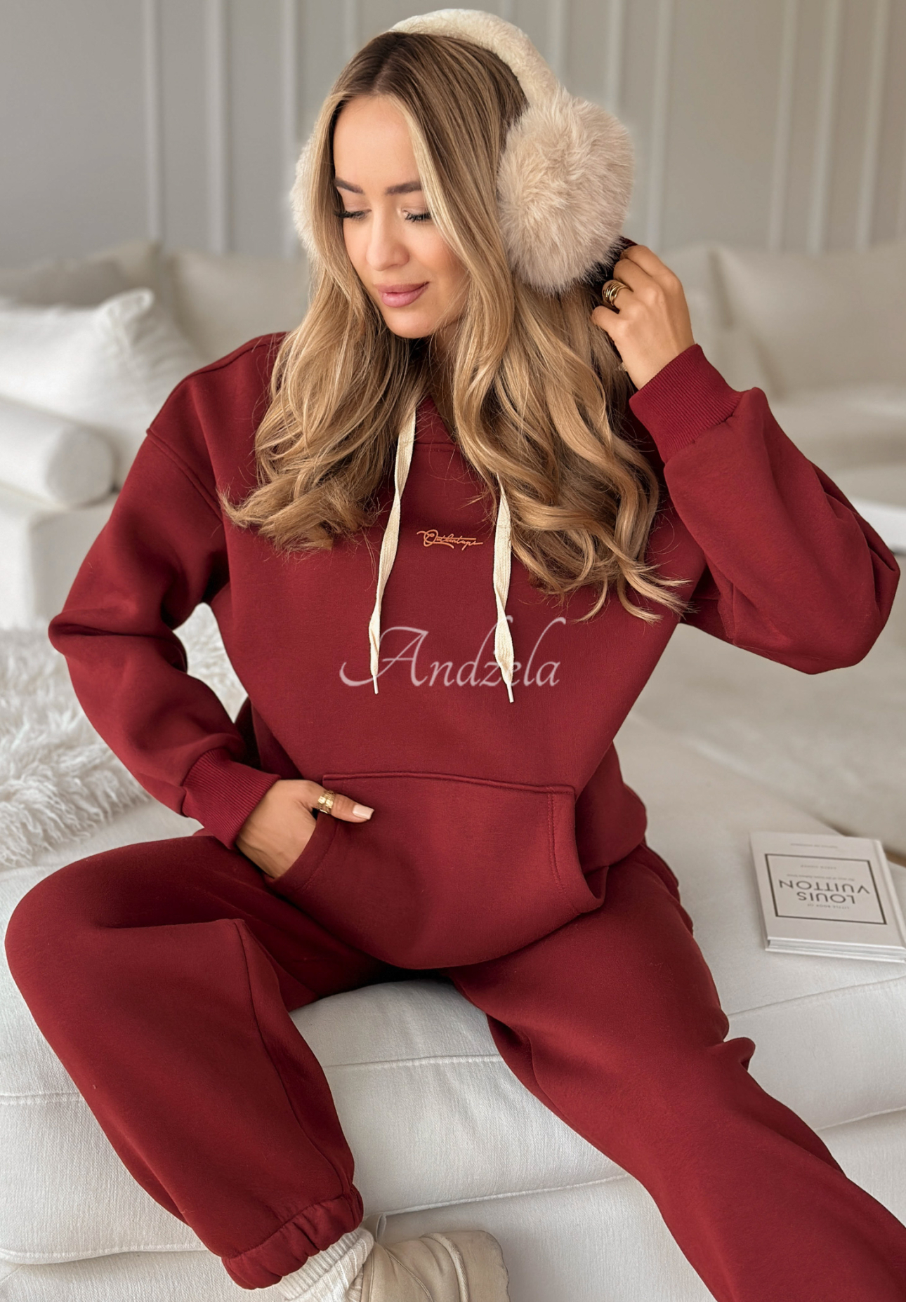 Set de trening format din hanorac și pantaloni She Did That