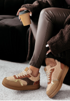 Adidași z kożuszkiem Crispy Fall camel