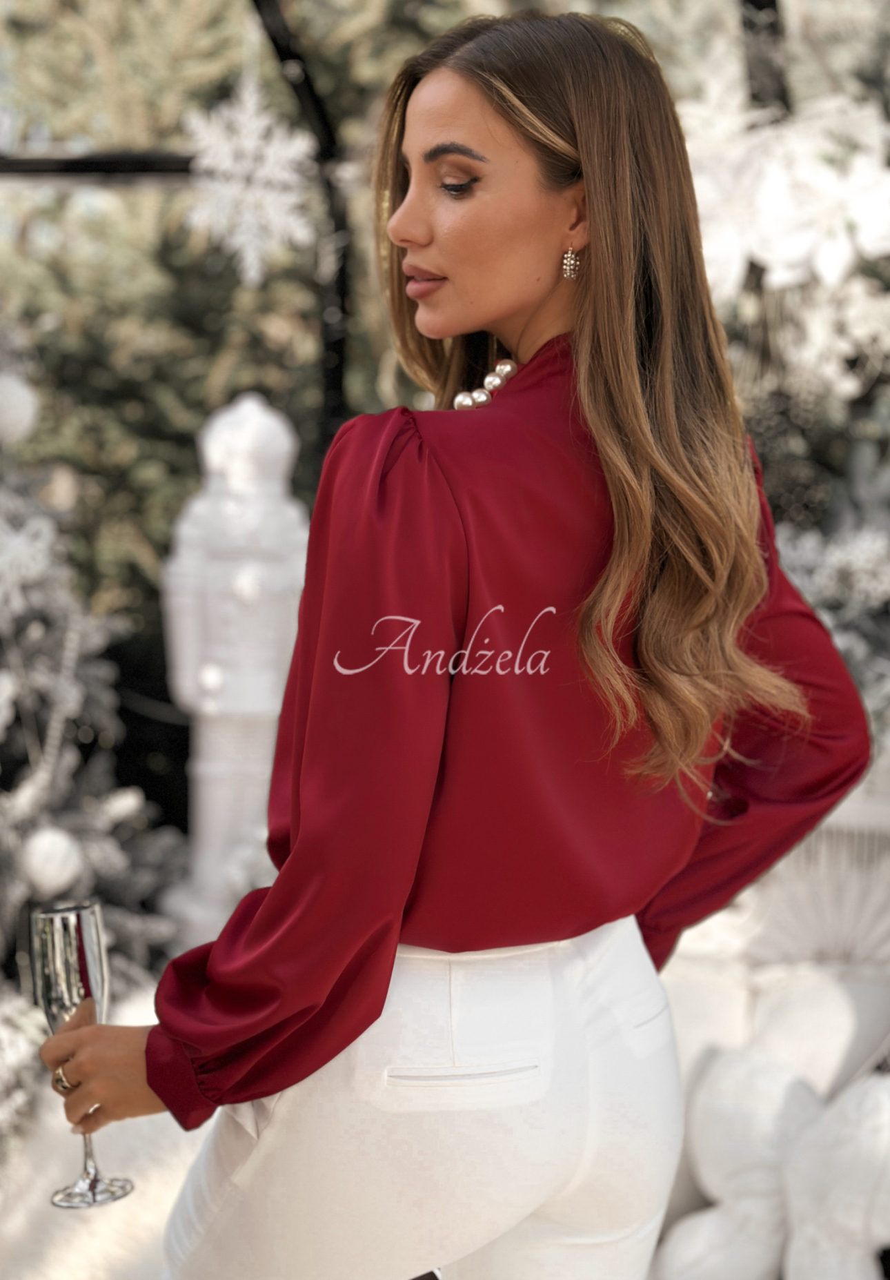 Bluză satinată cu perle și pliuri Looking At