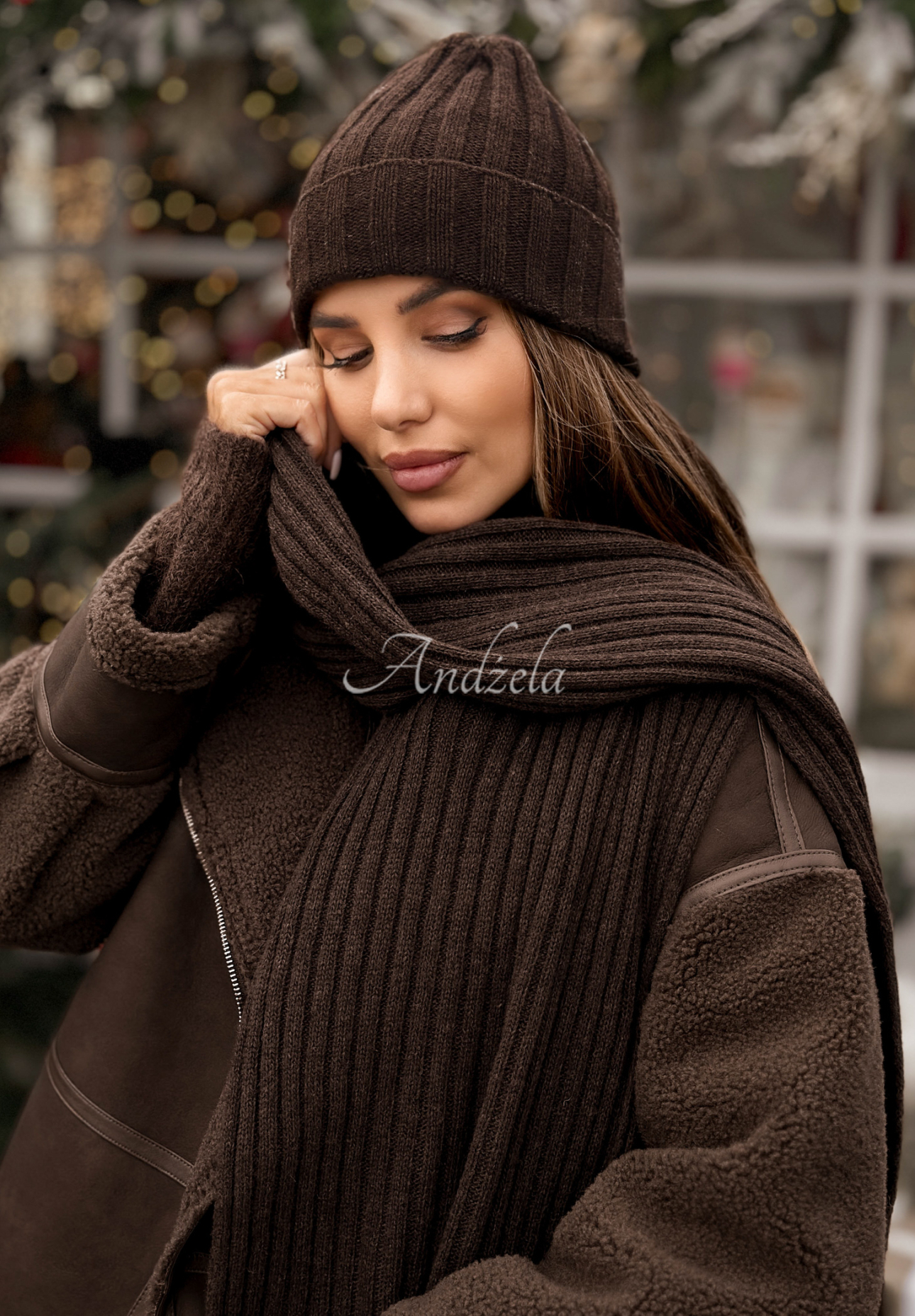 Set cu striații format din căciulă și fular din lână și cașmir Snow Dates