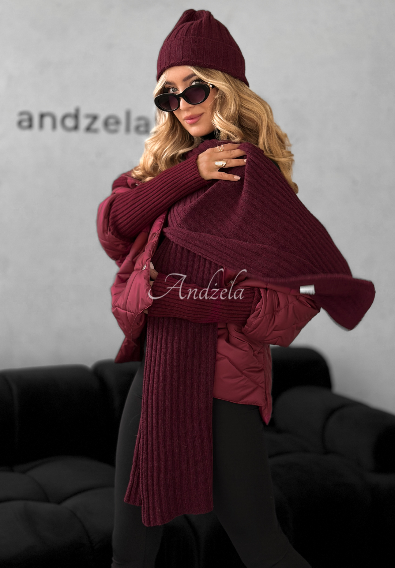 Set cu striații format din căciulă și fular din lână și cașmir Snow Dates