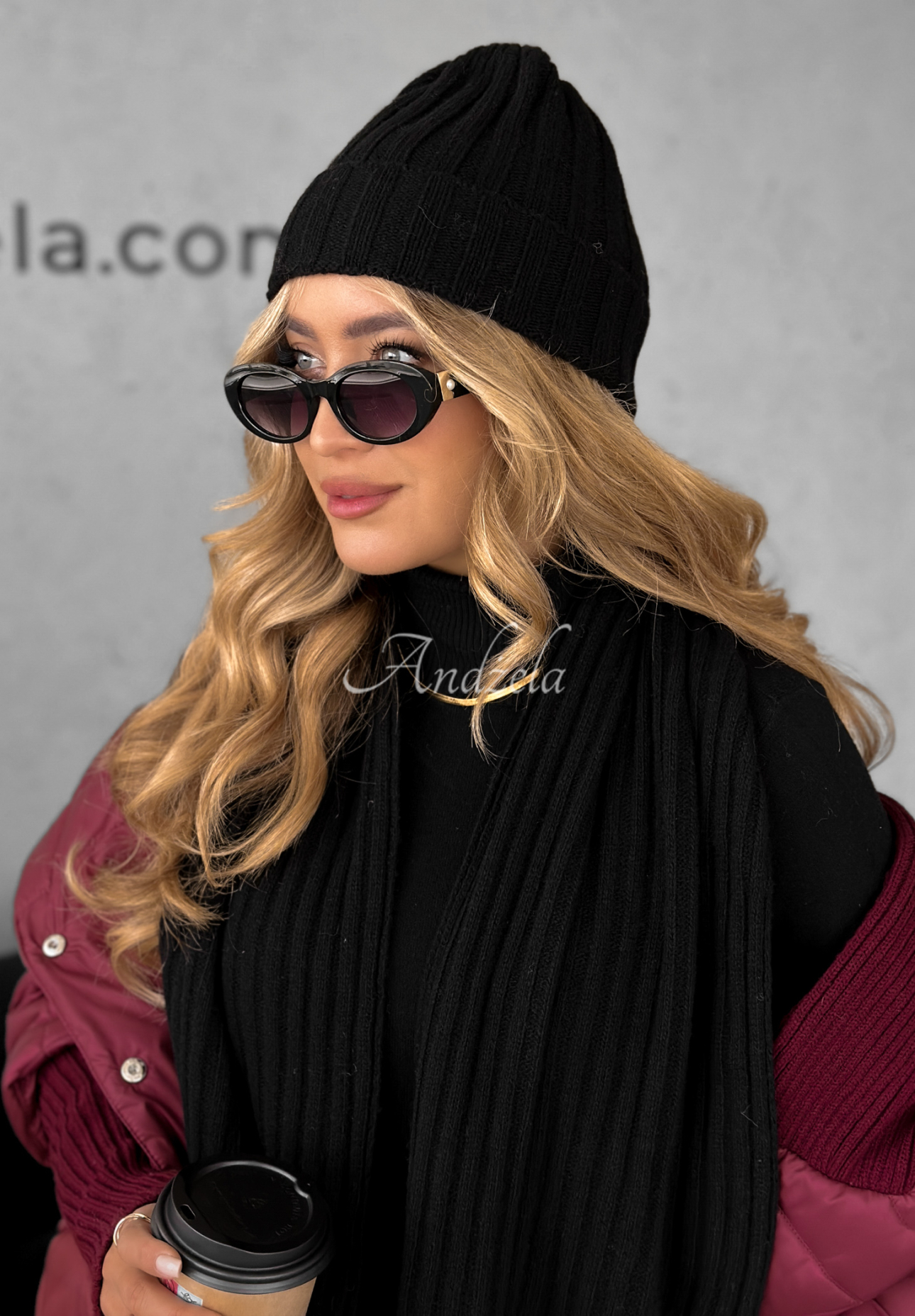 Set cu striații format din căciulă și fular din lână și cașmir Snow Dates