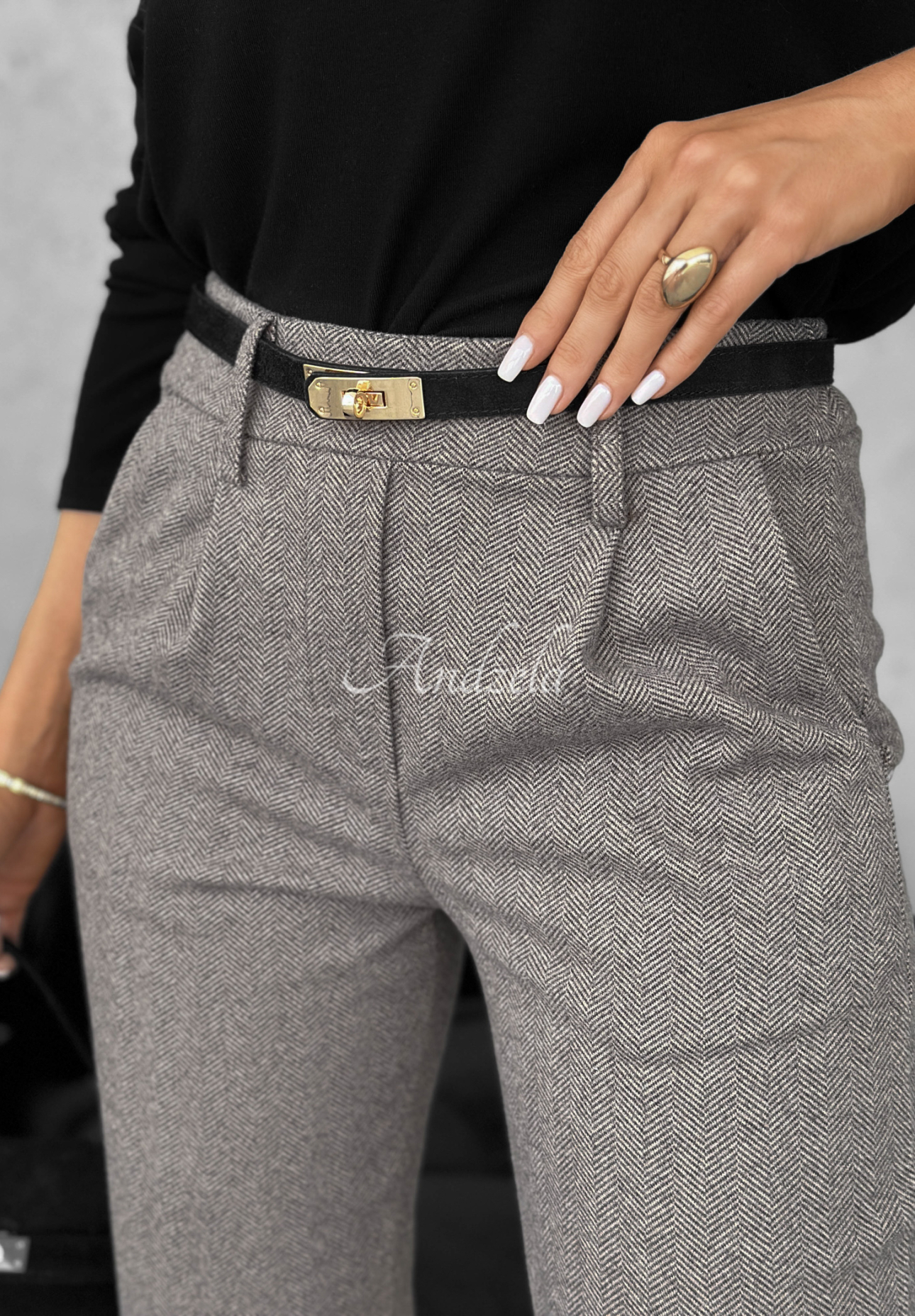 Pantaloni eleganți Who Cares