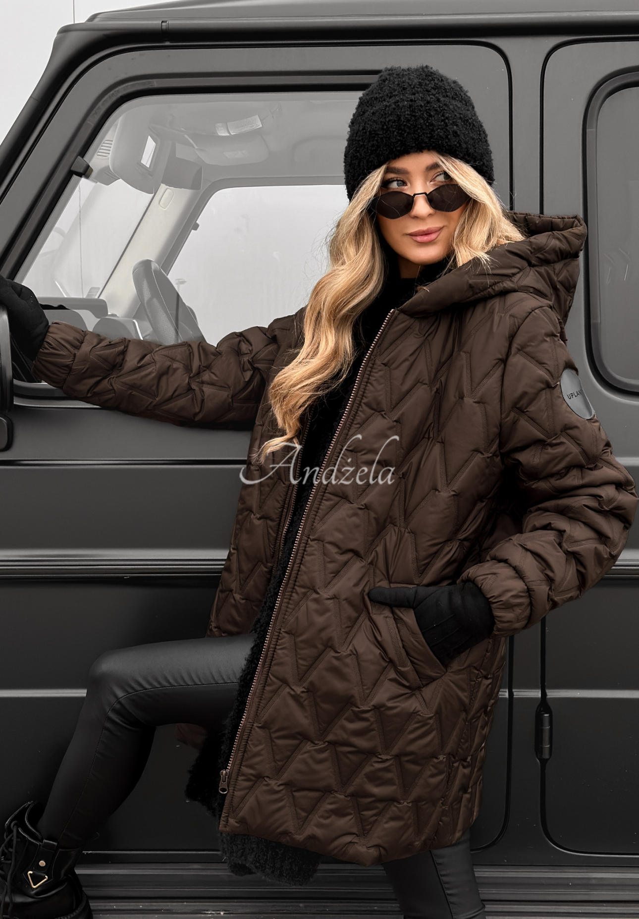 Geacă matlasată cu glugă Chilly Nights