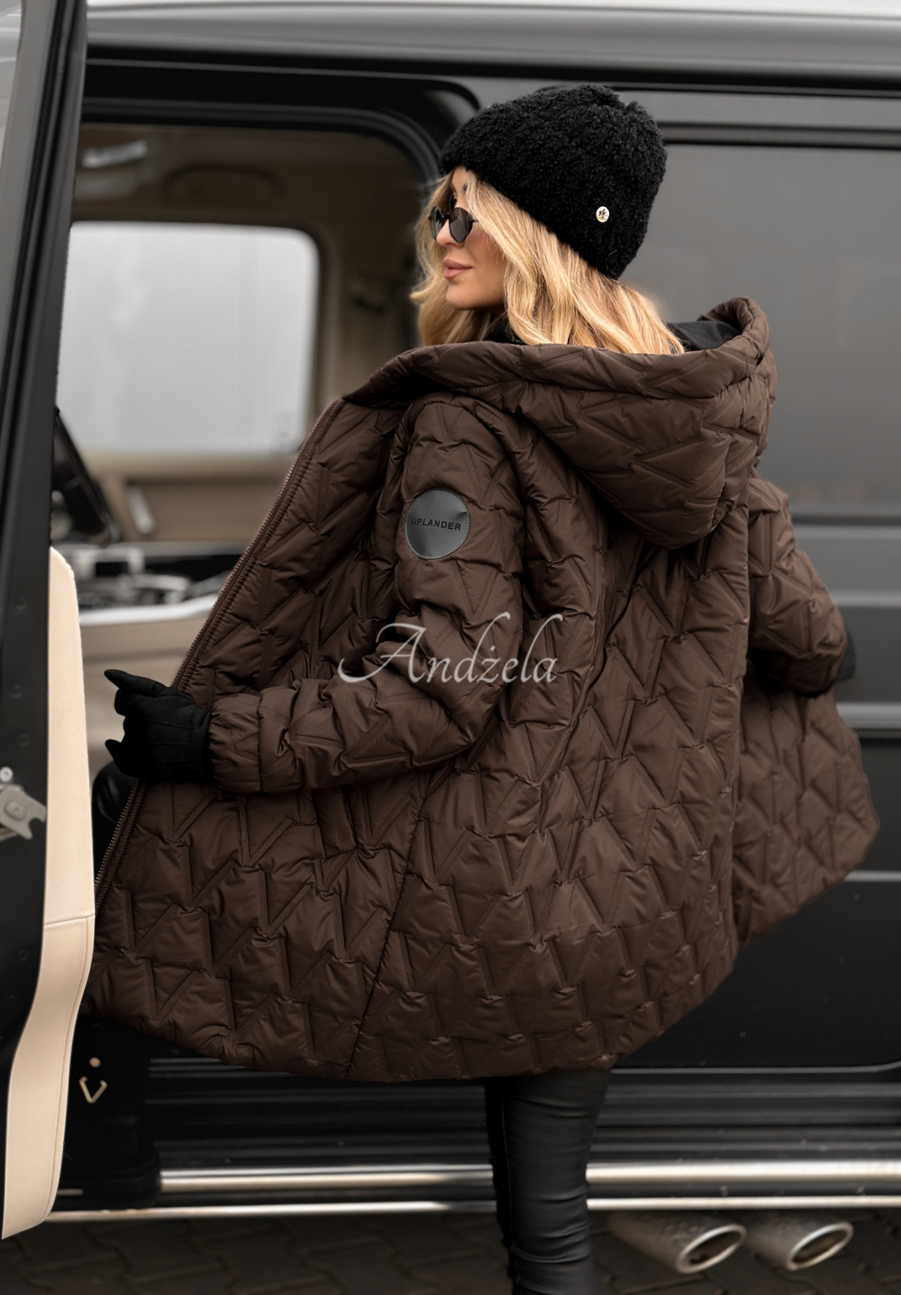 Geacă matlasată cu glugă Chilly Nights