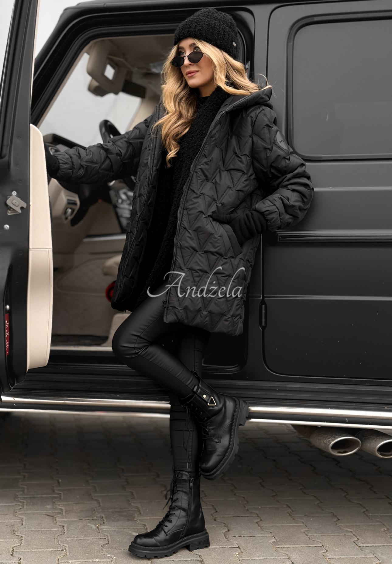 Geacă matlasată cu glugă Chilly Nights