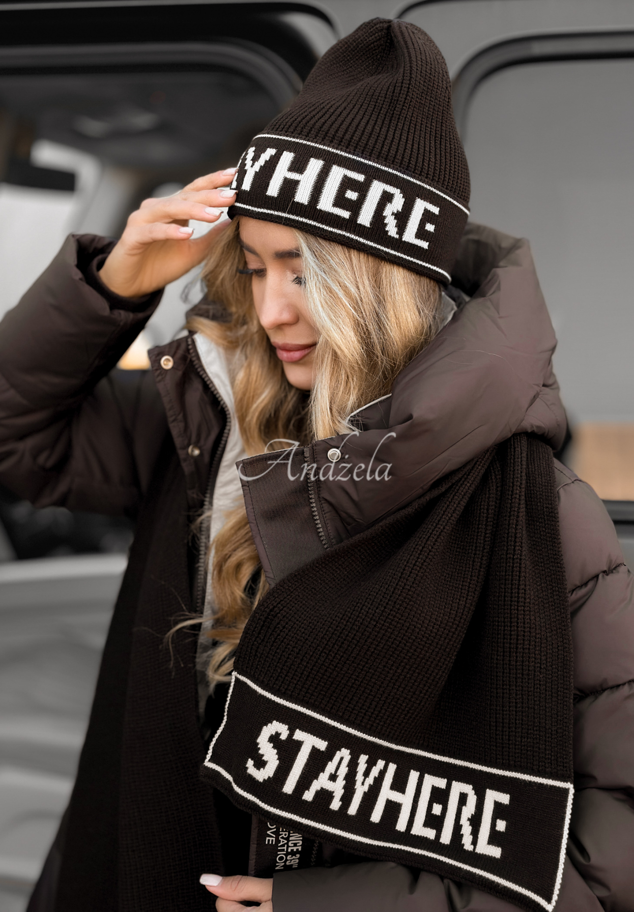 Set din viscoză cu lână format din căciulă și fular Stay Here Winter