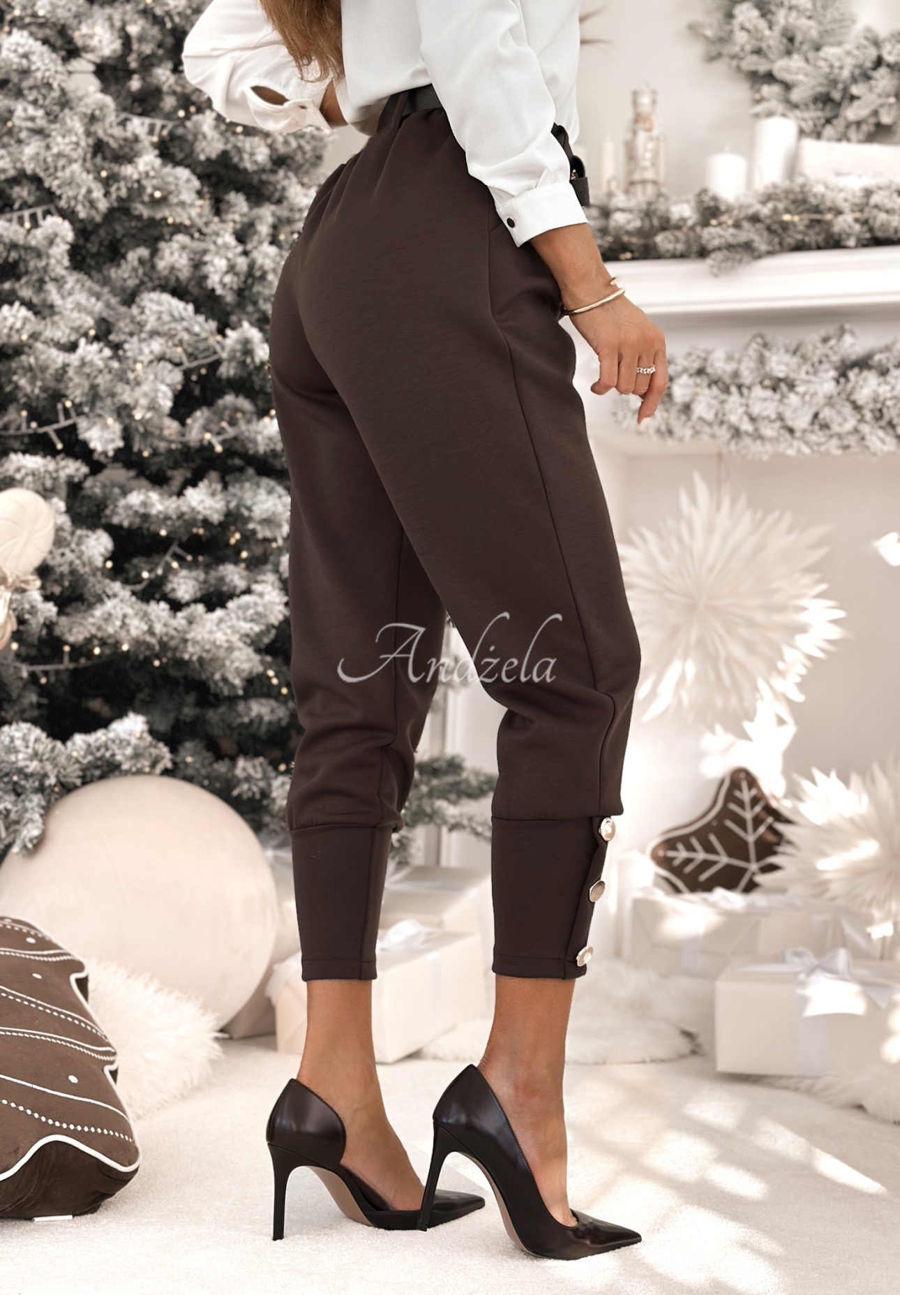 Pantaloni din material cu nasturi Take A Peek