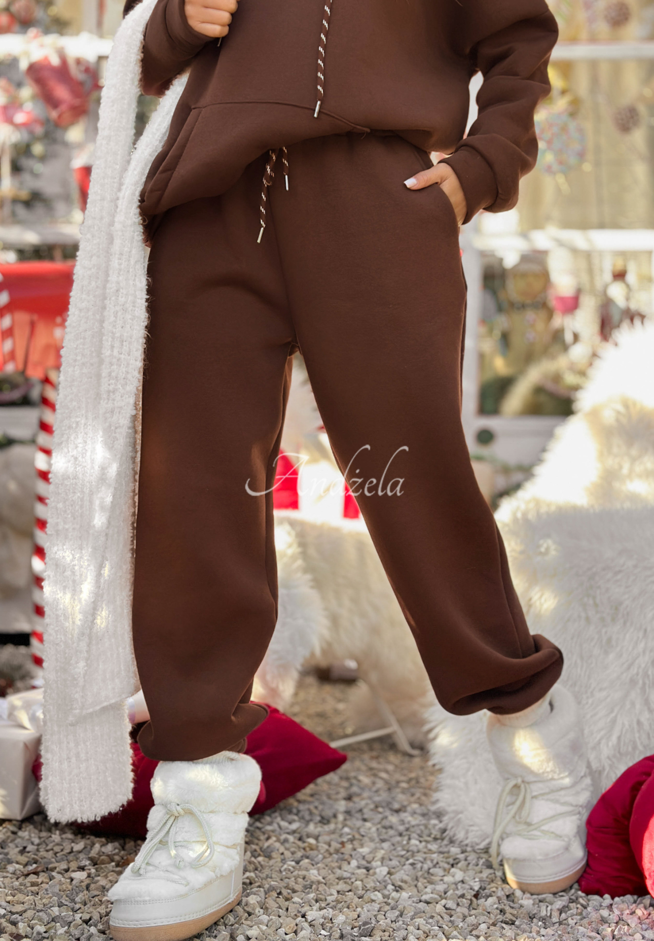 Set de trening format din hanorac și pantaloni Chill Code