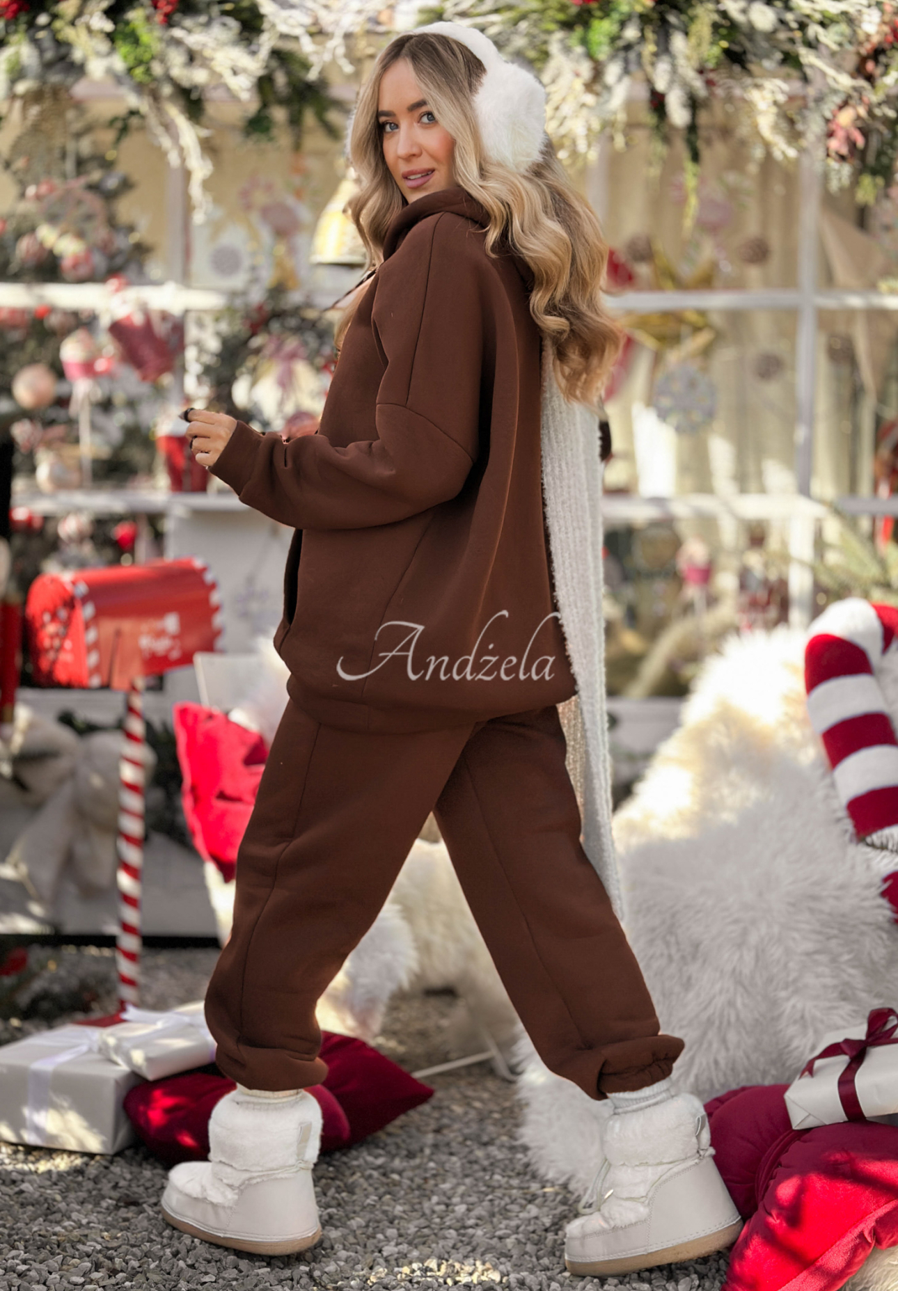 Set de trening format din hanorac și pantaloni Chill Code