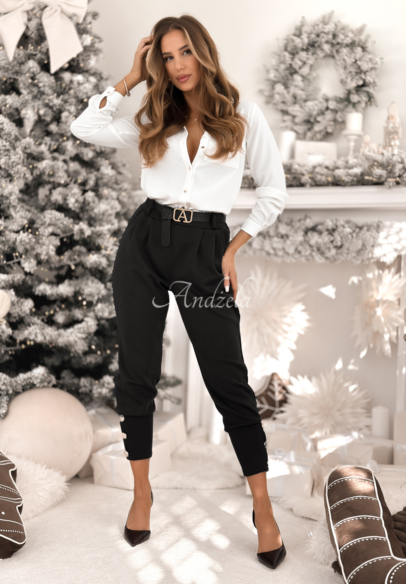 Pantaloni din material cu nasturi Take A Peek