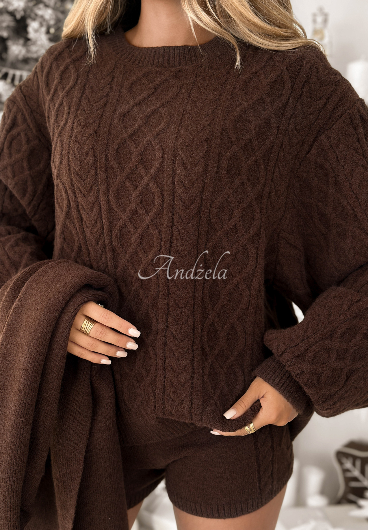 Set 3in1 format din pulover cu șal și pantaloni scurți Northern Attitude