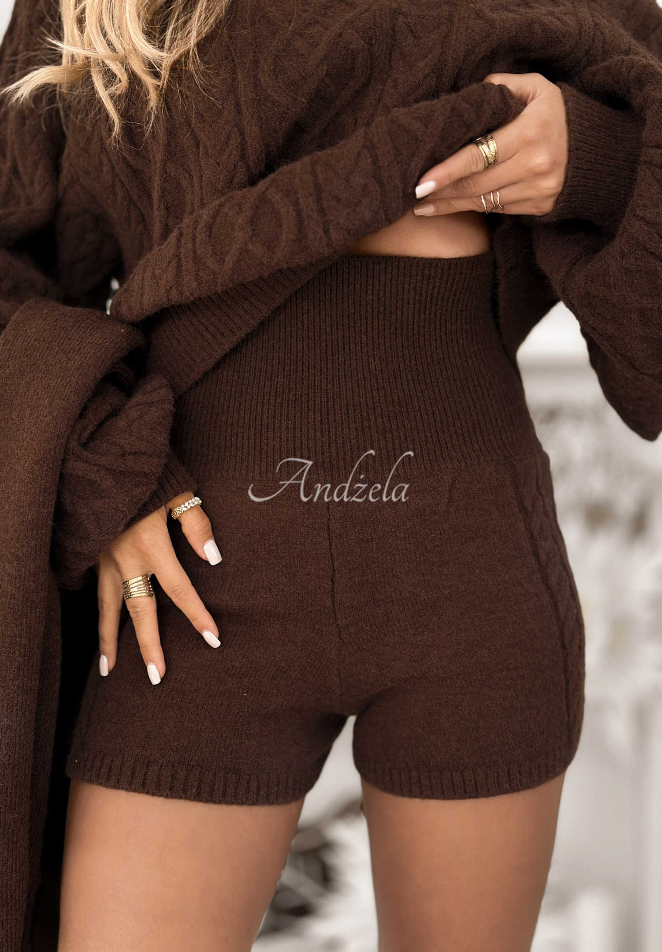 Set 3in1 format din pulover cu șal și pantaloni scurți Northern Attitude