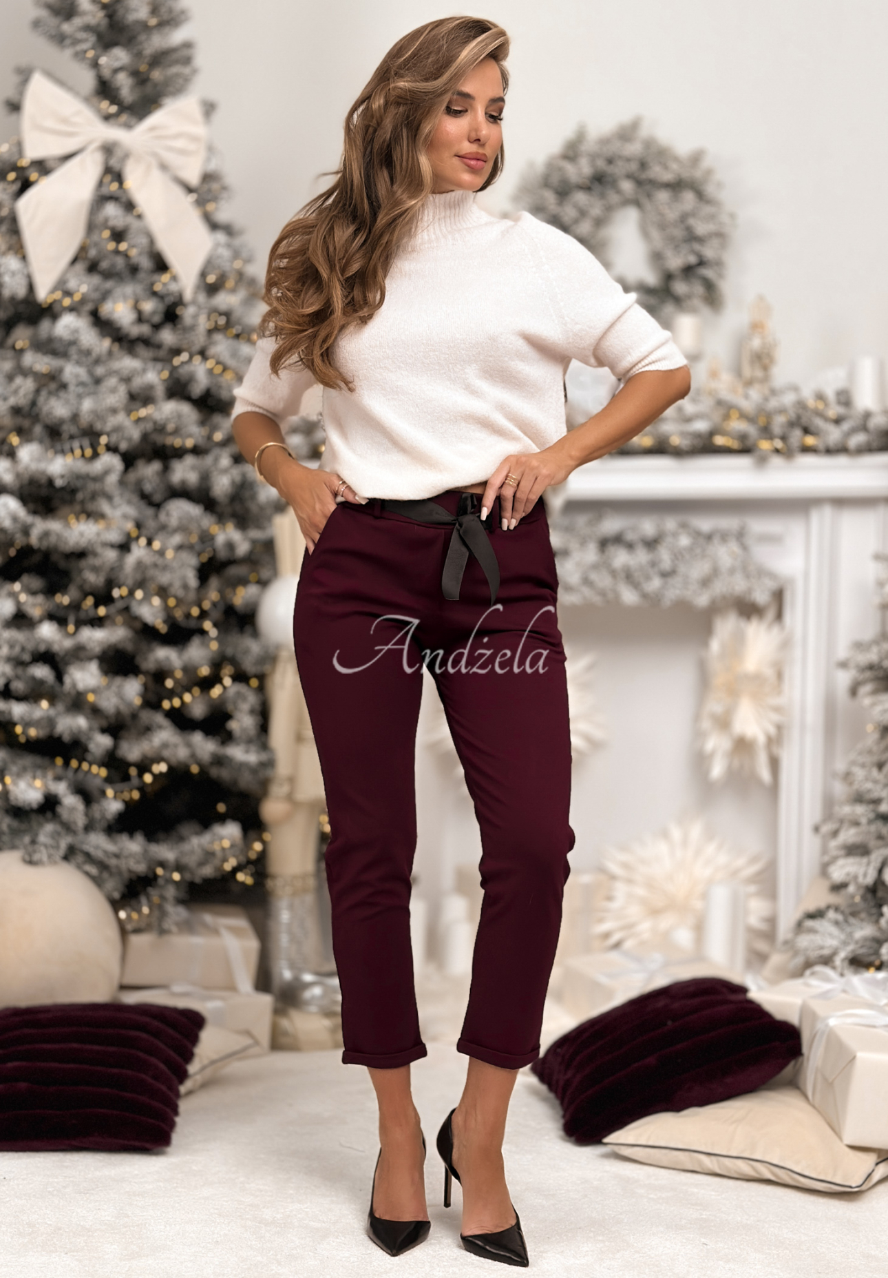 Pantaloni din viscoză cu curea Alone We Can