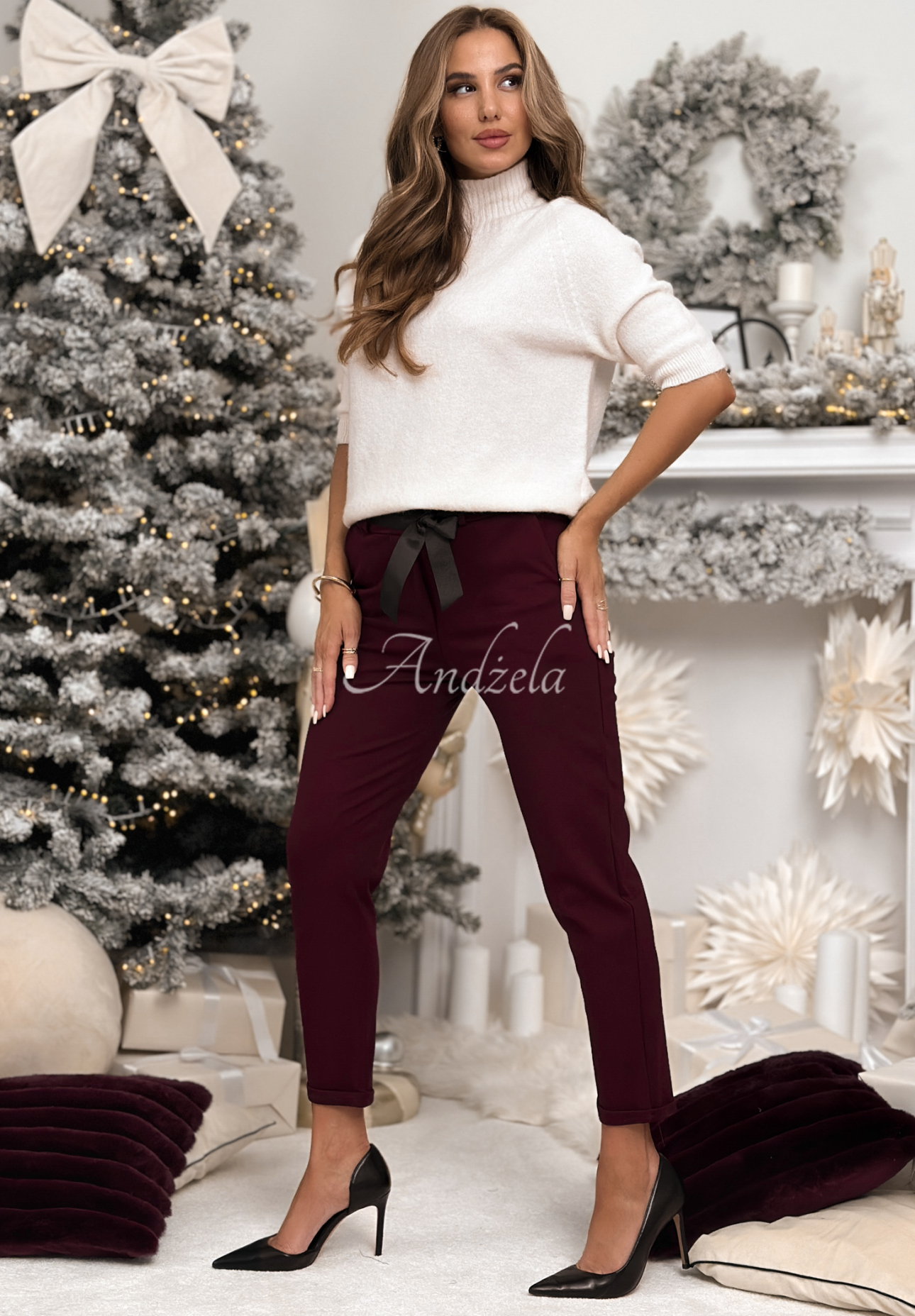 Pantaloni din viscoză cu curea Alone We Can