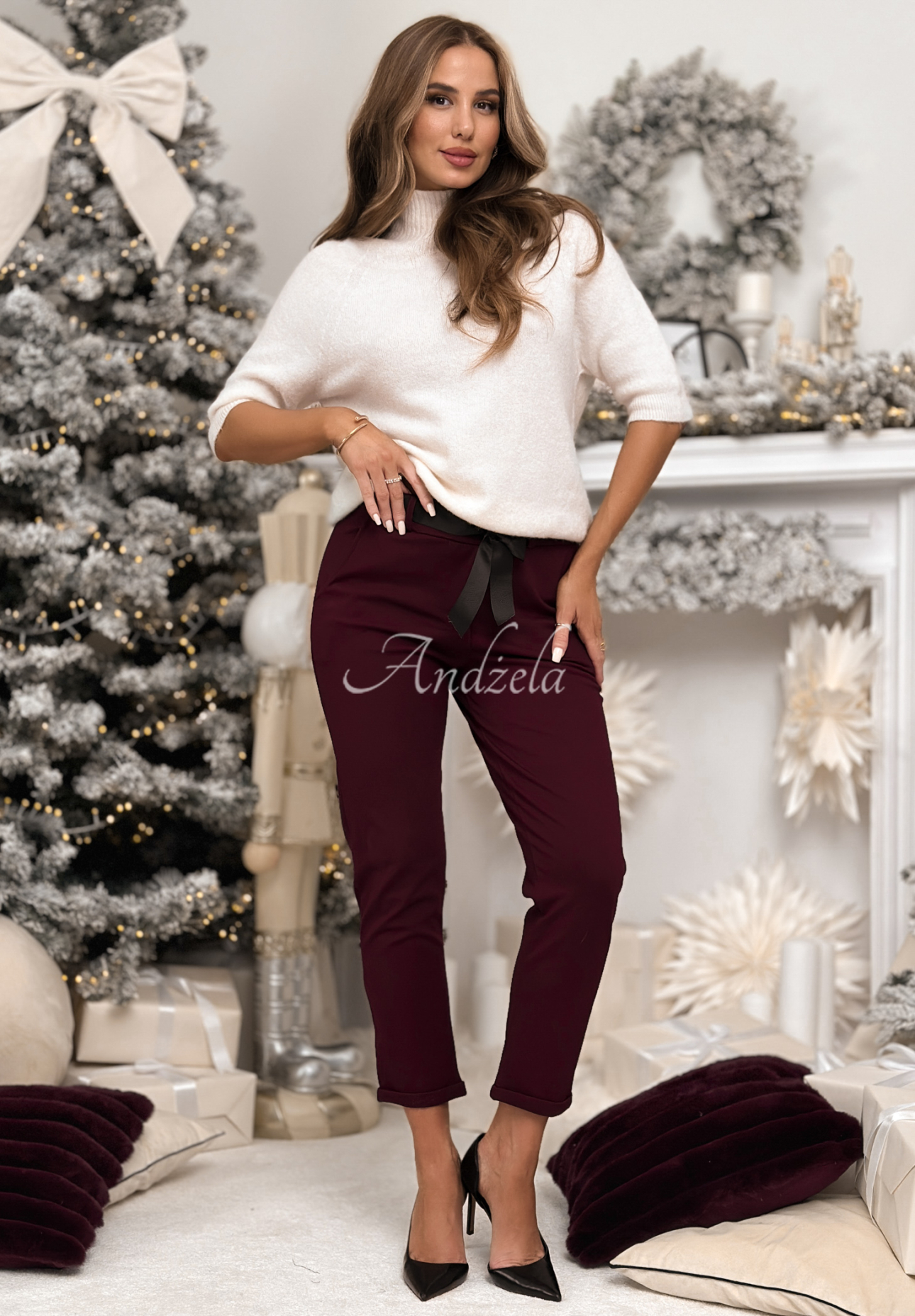 Pantaloni din viscoză cu curea Alone We Can