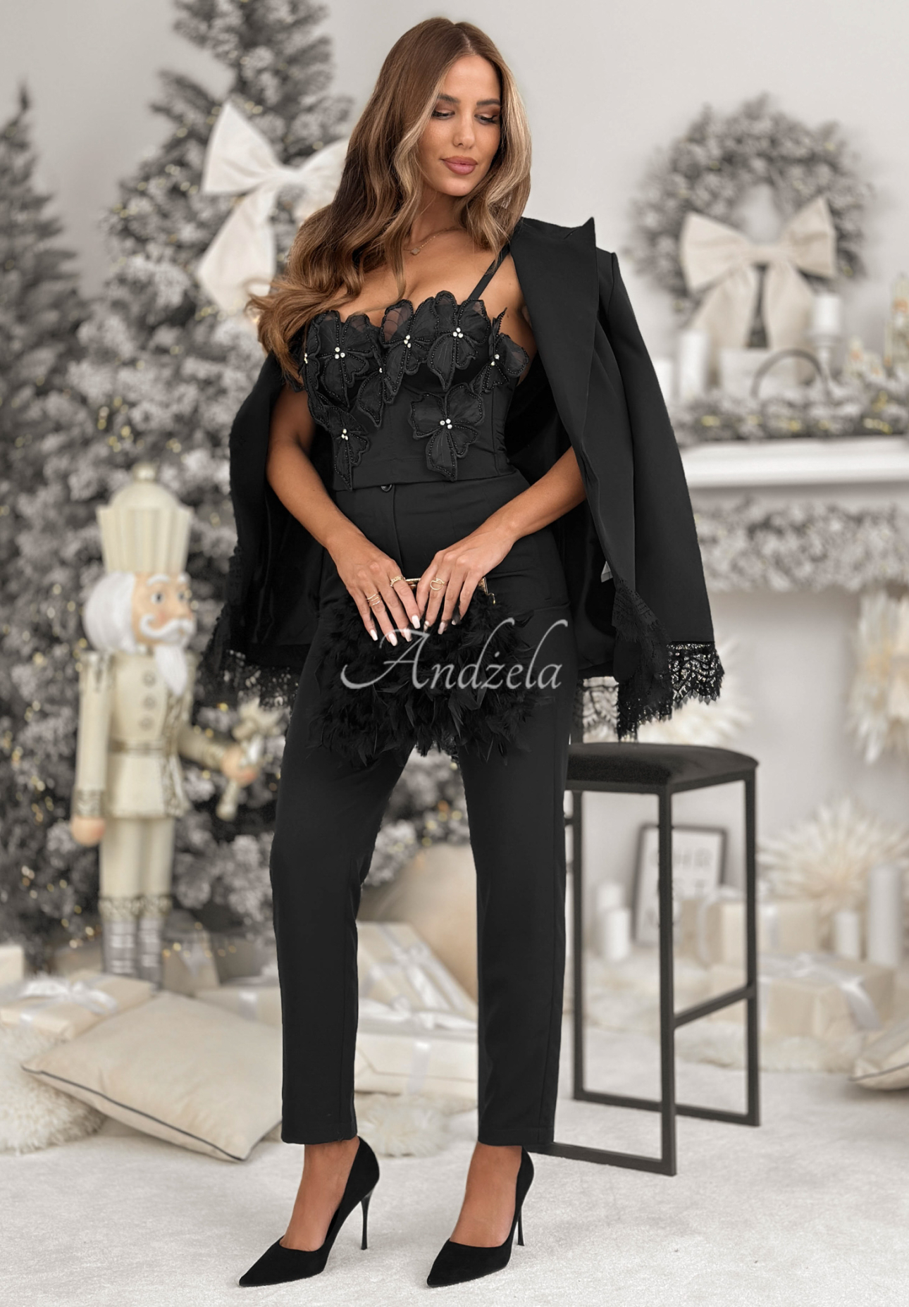 Top   scurt cu flori decorative Lady In Flowers