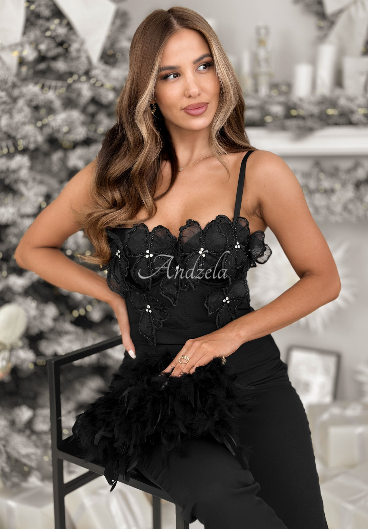 Top   scurt cu flori decorative Lady In Flowers