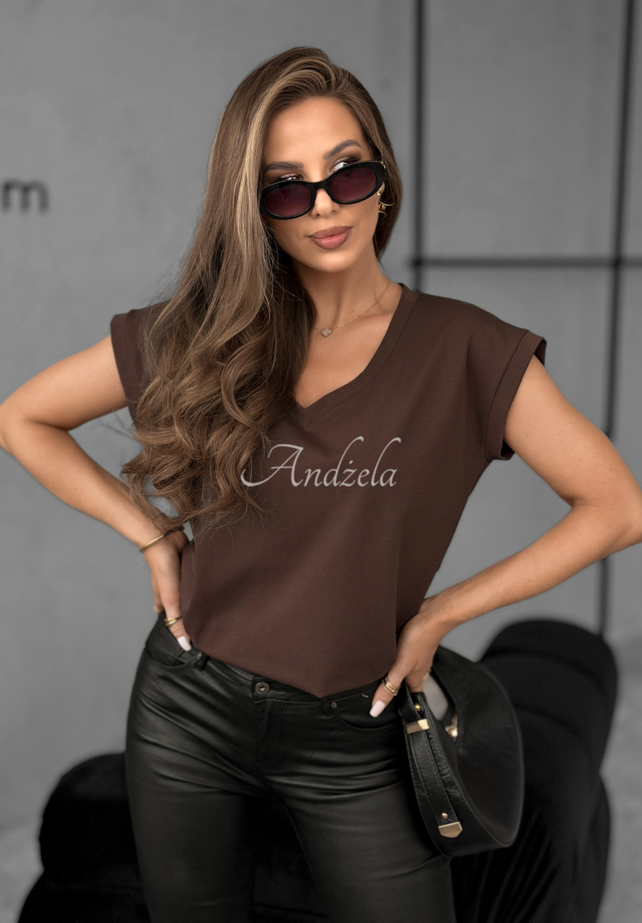 Tricou V-neck
