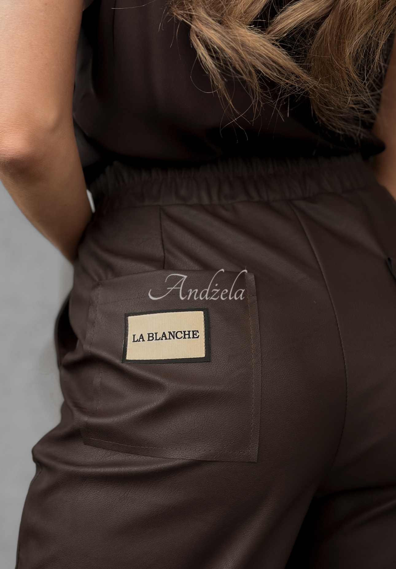 Pantaloni cerați She Is Strong