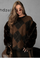 Długi Pulover w romby Winter Things czekoladowo-negru