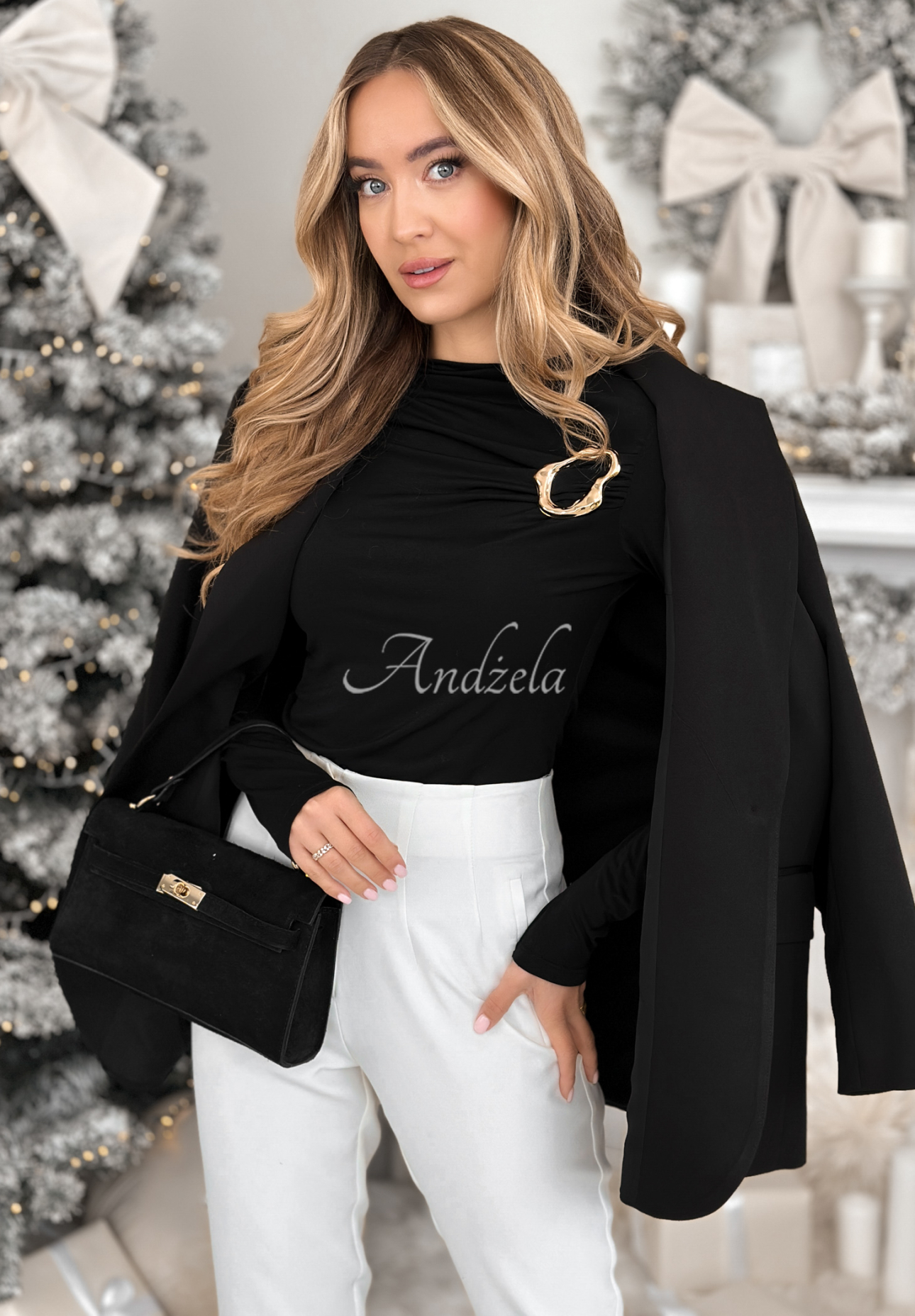 Bluză cu pliuri și aplicație decorativă No Feelings