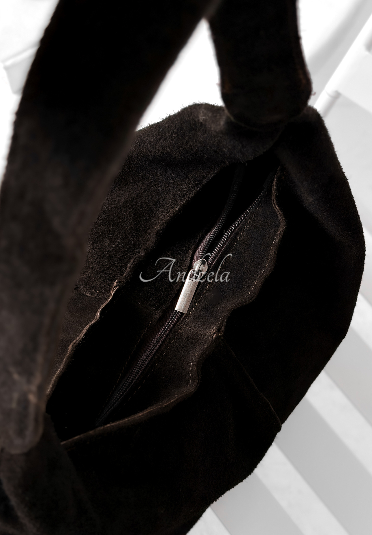 Geantă din piele întoarsă In The Shade