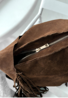 Zamszowa Geantă z frędzlami Maybe Next Time ciocolatie