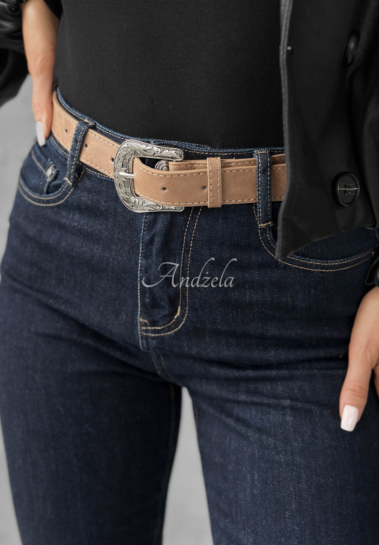 Blugi mom fit cu curea Let’s Not Talk