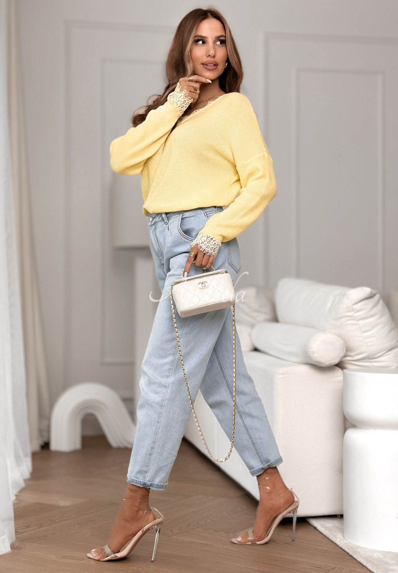 Pulover ușor cu viscoză și dantelă Till April