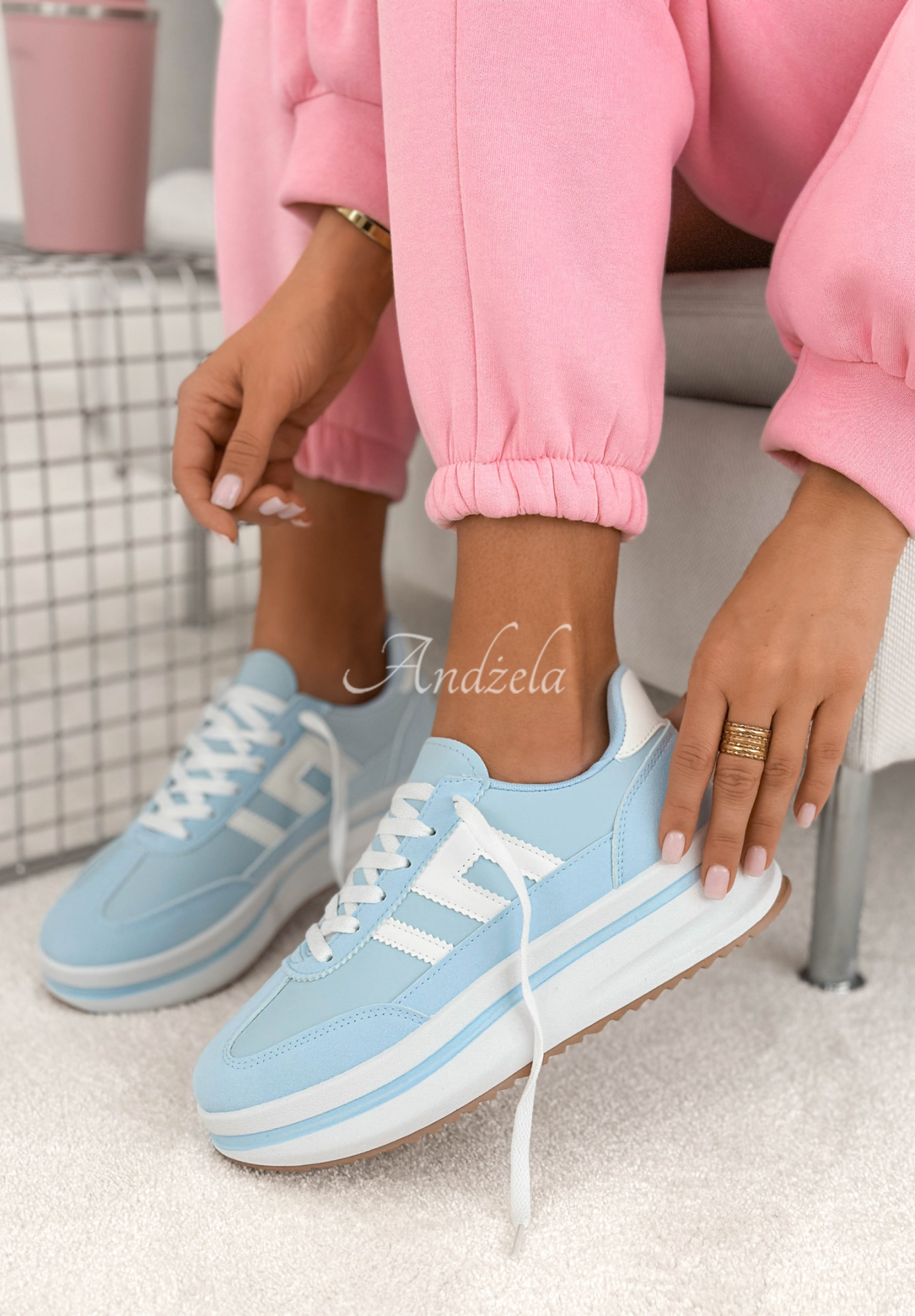 Adidași Not Going Anywhere