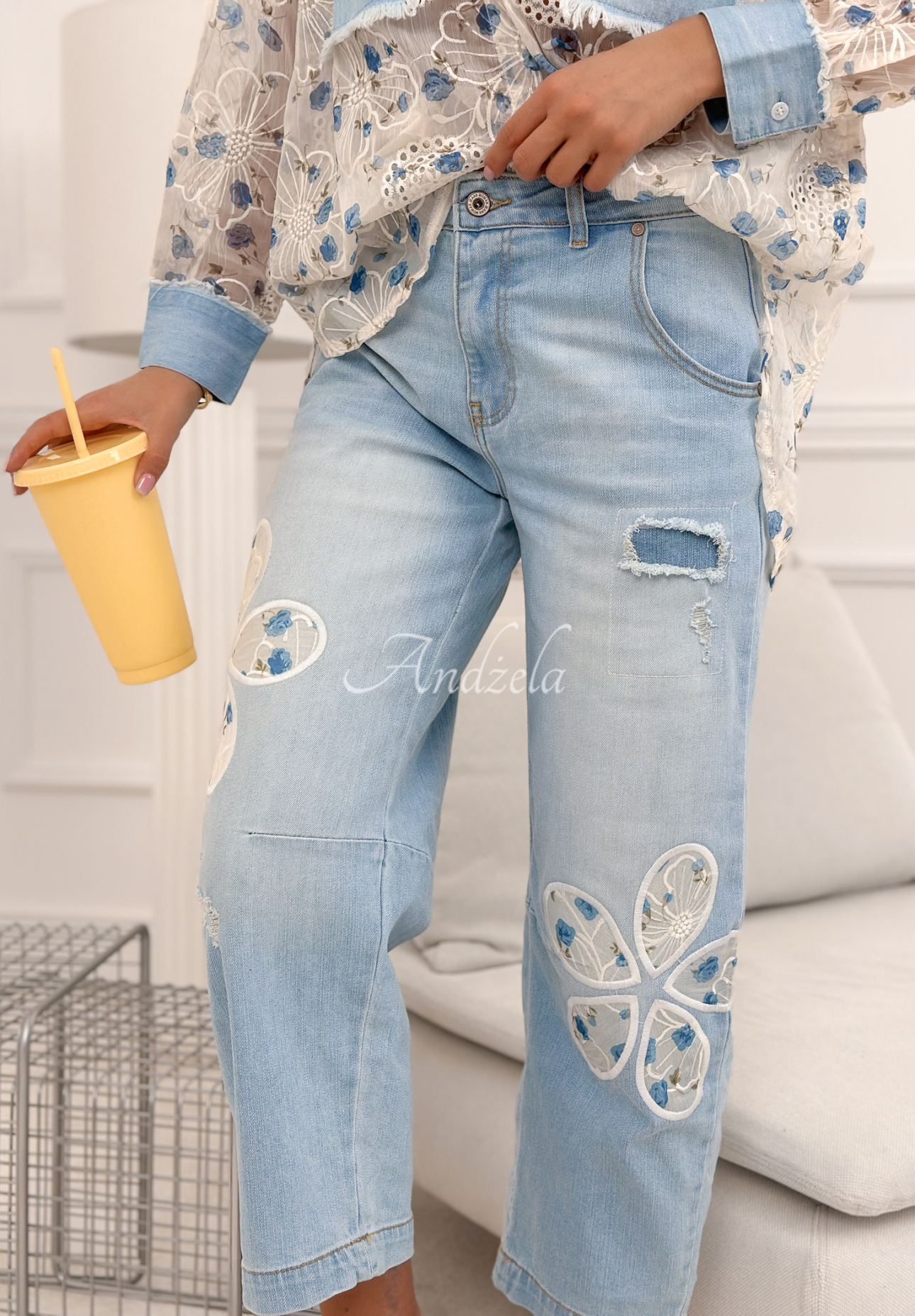 Blugi mom fit cu broderii Flowery Gifts