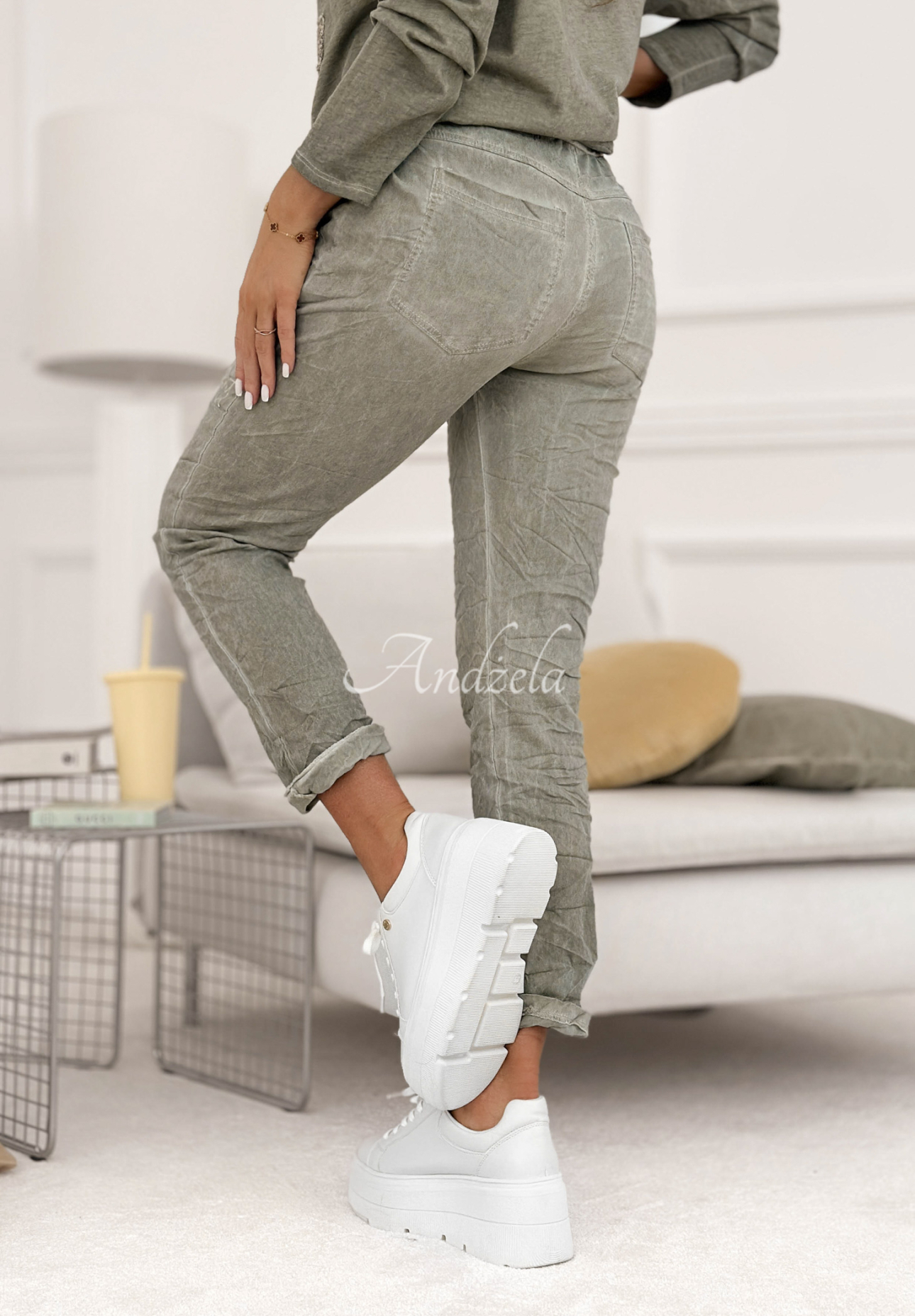 Pantaloni din material din viscoză cu paiete Perfectly Imperfect