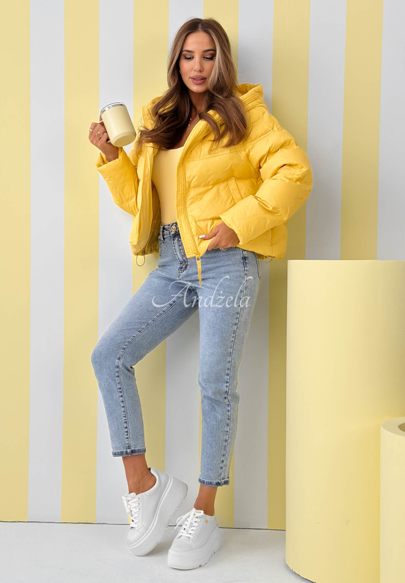 Geacă scurtă din puf cu glugă Must Believe