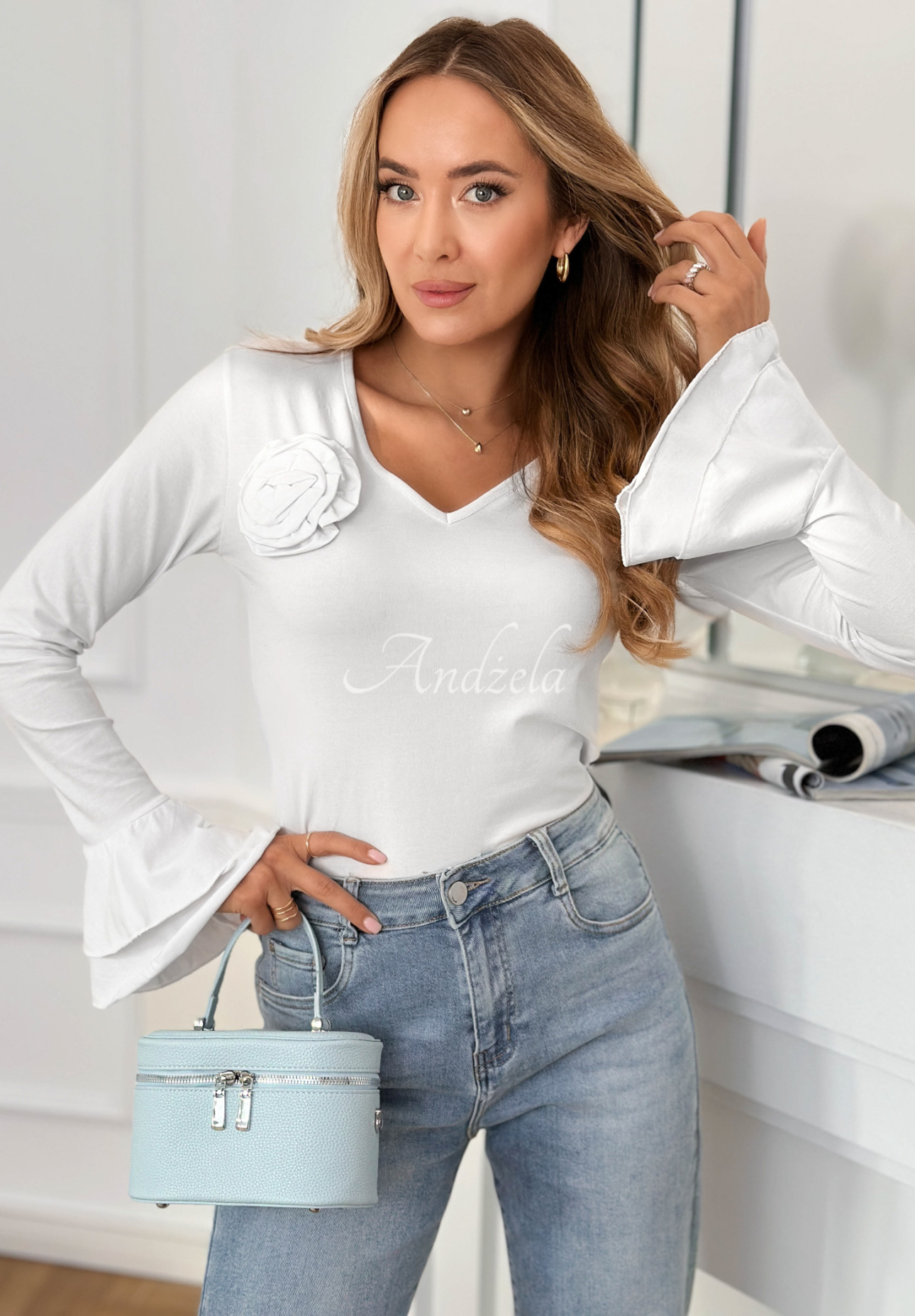 Bluză din bumbac cu trandafir și volănaș You Know Why