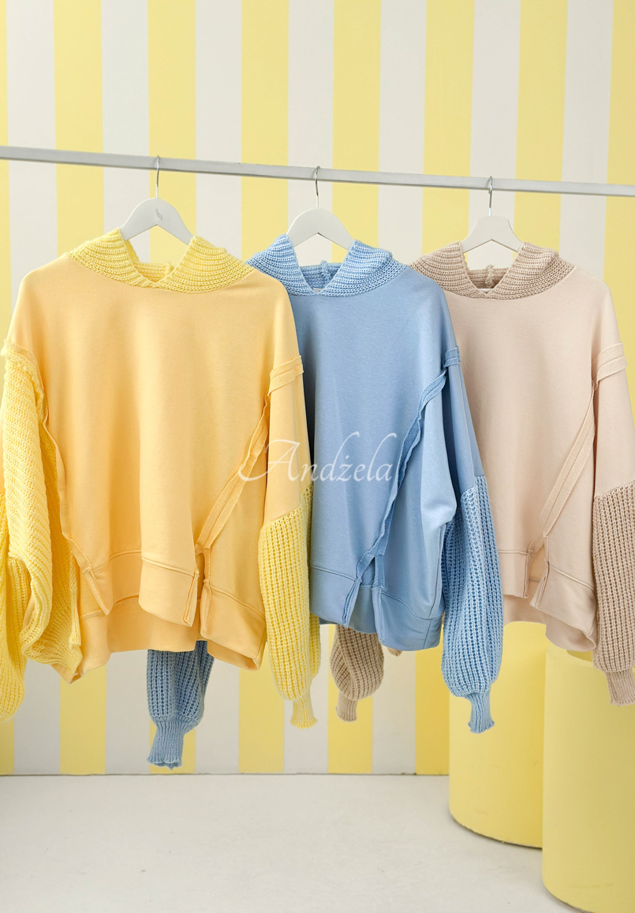 Hanorac din bumbac cu glugă și mâneci din tricot Think About It