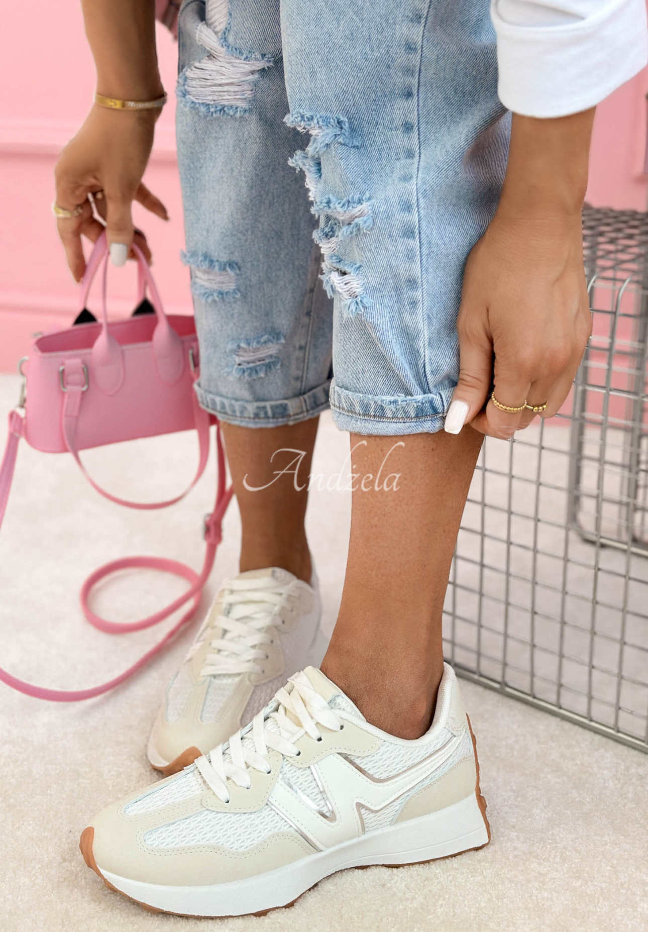 Sneakerși Running Towards You