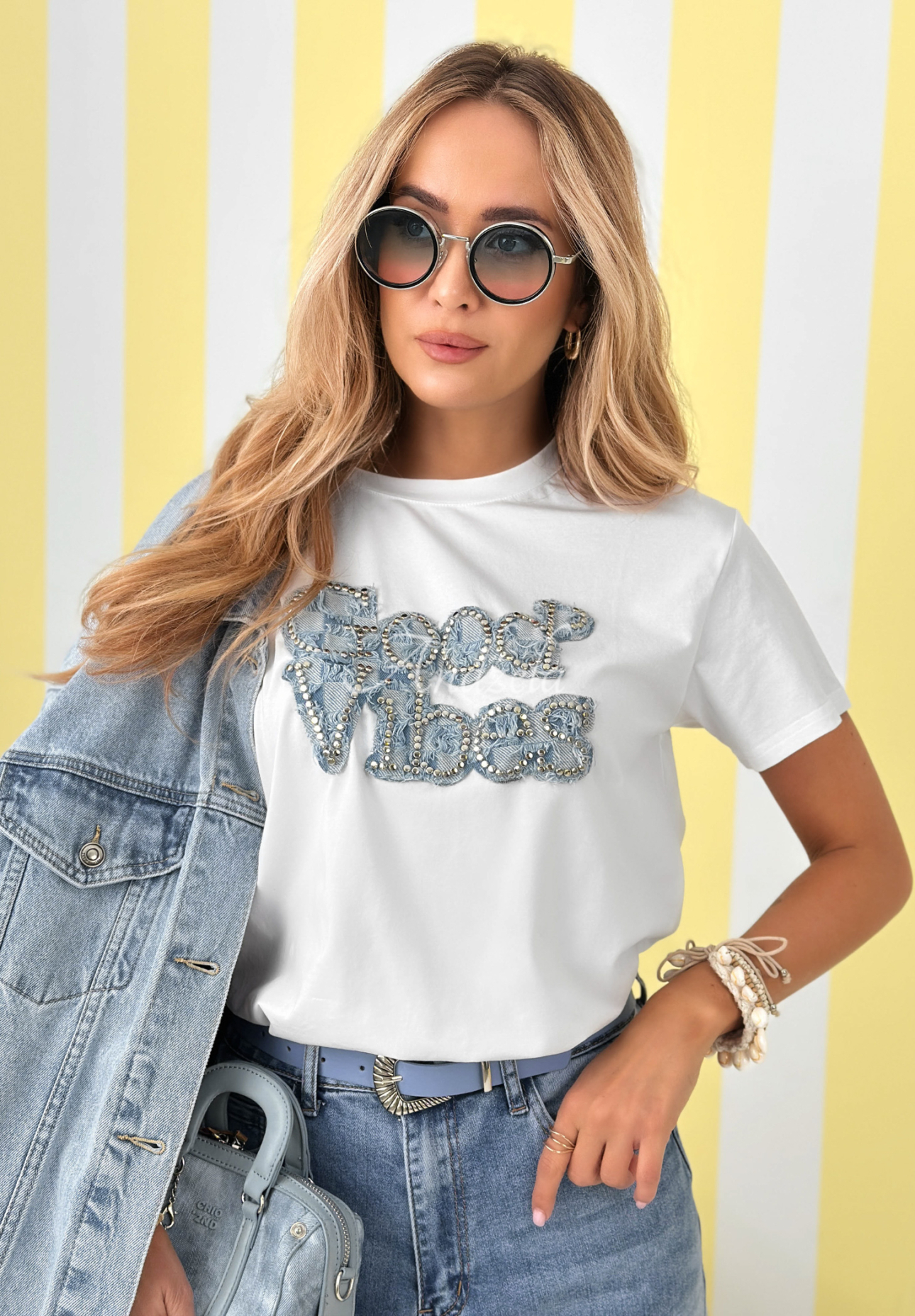 Tricou din bumbac cu aplicație Only Good Vibe