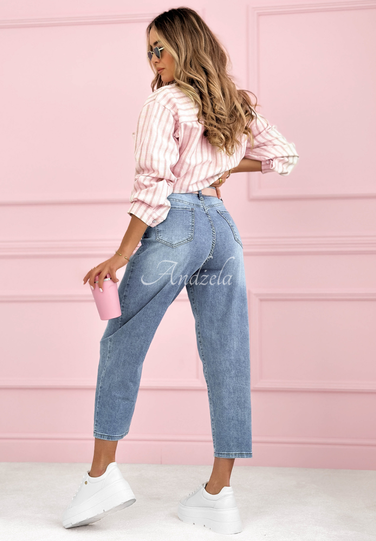 Blugi mom fit Biggest Adventure