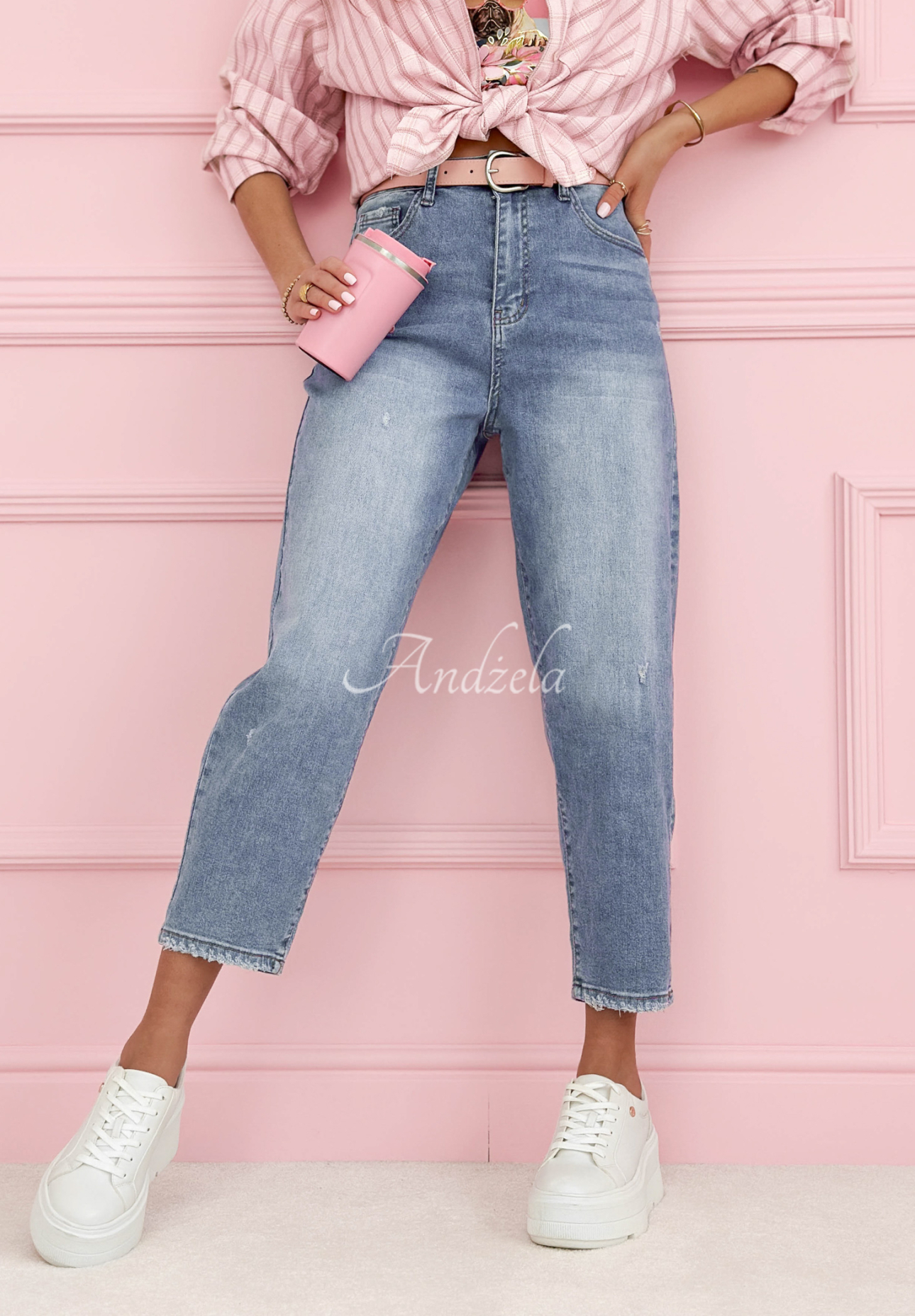 Blugi mom fit Biggest Adventure