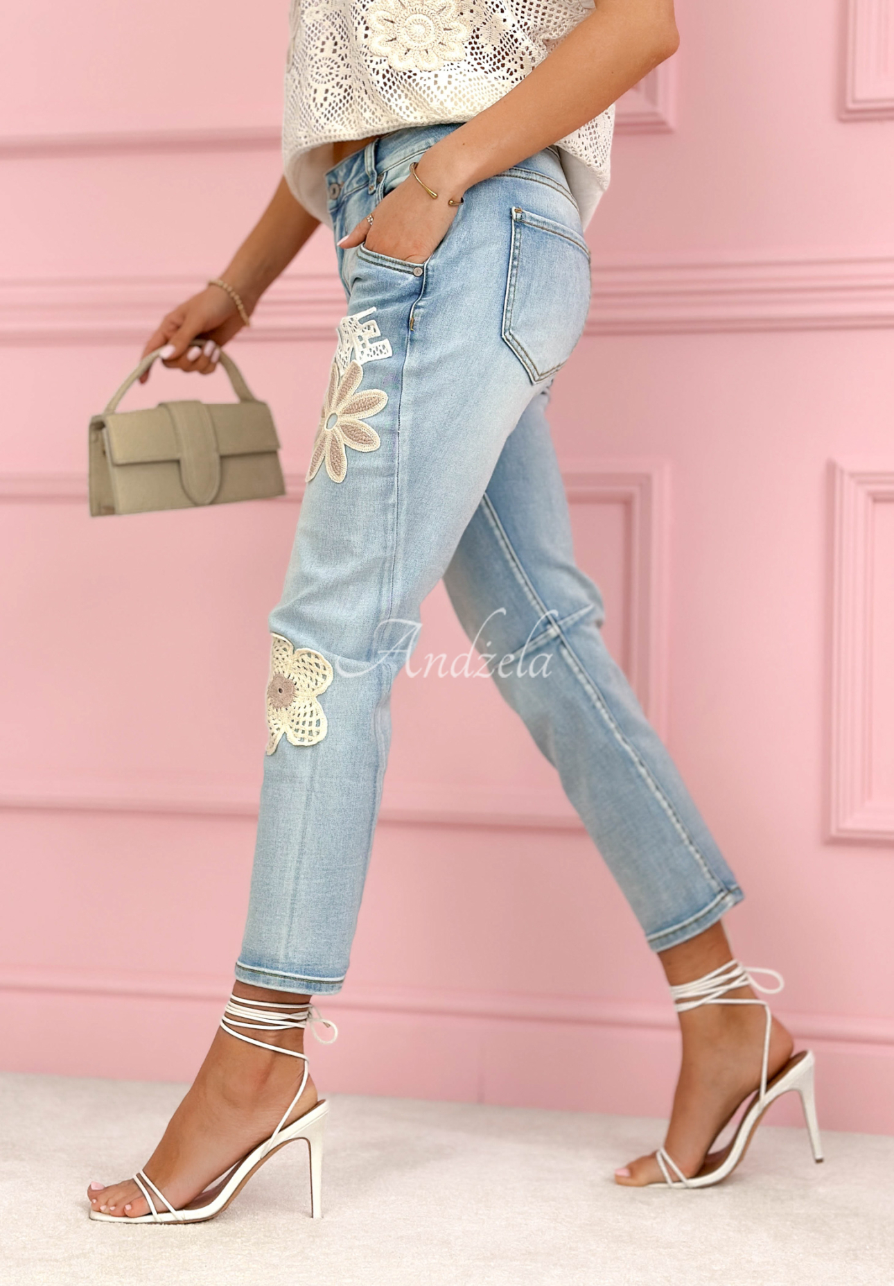 Blugi skinny cu aplicații Love Flowers