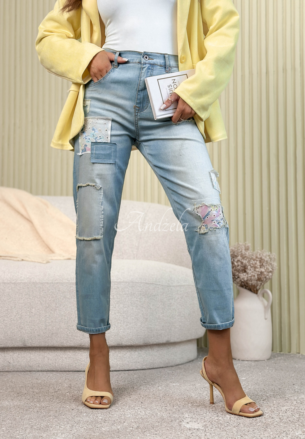 Blugi mom fit cu aplicații In My Spring Era